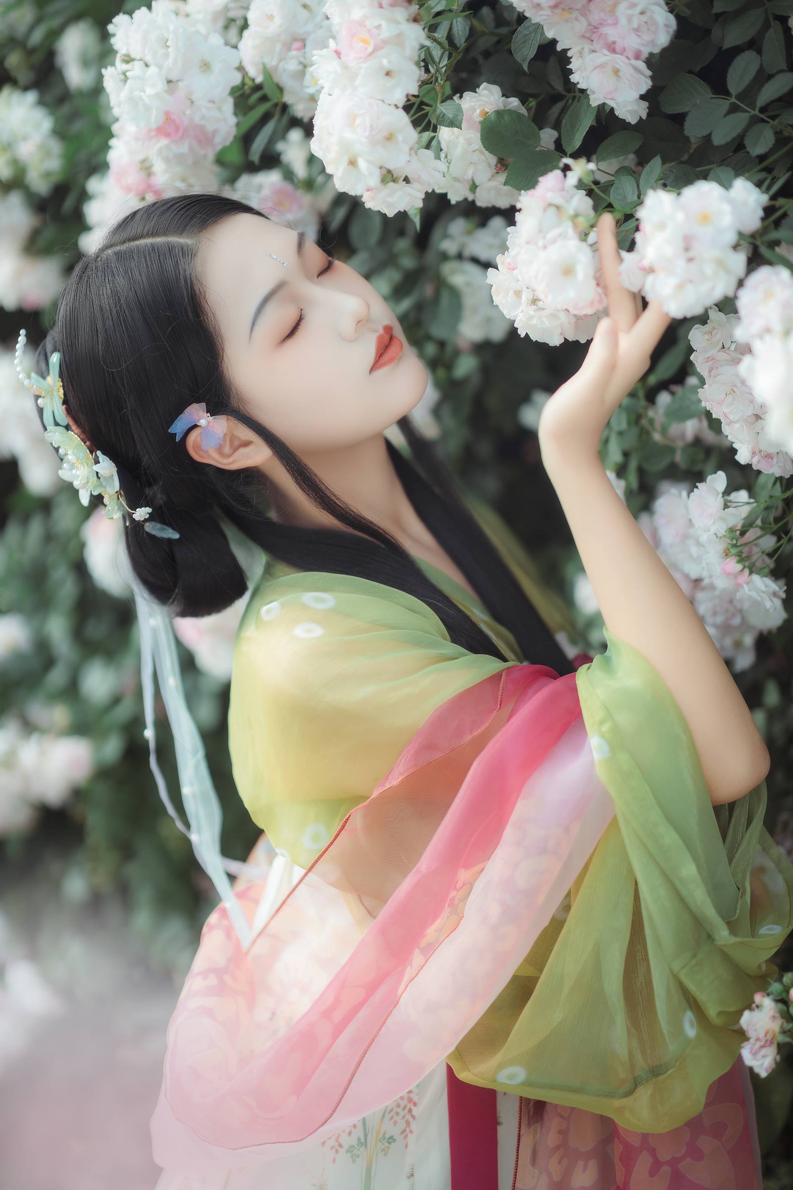 [YITUYU艺图语]2022.09.14 蔷薇 若韵[22+1P/189MB]