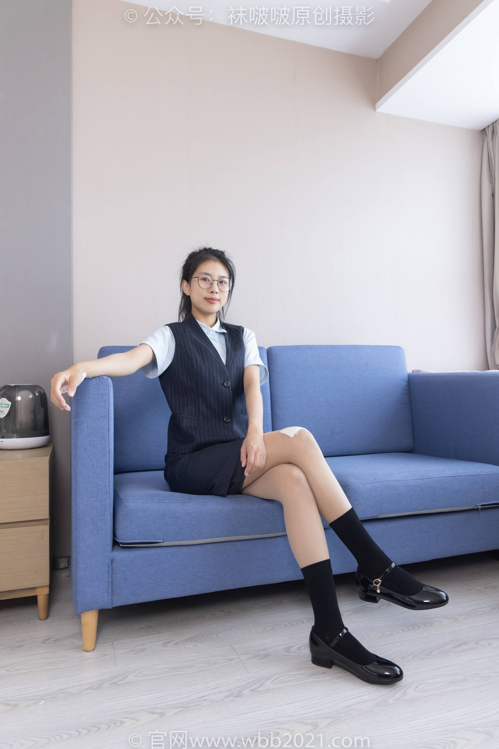 [BoBoSocks袜啵啵]NO.324 奶油-高跟鞋、皮鞋、黑棉袜、油亮肉丝[140P/1V/5.59GB]