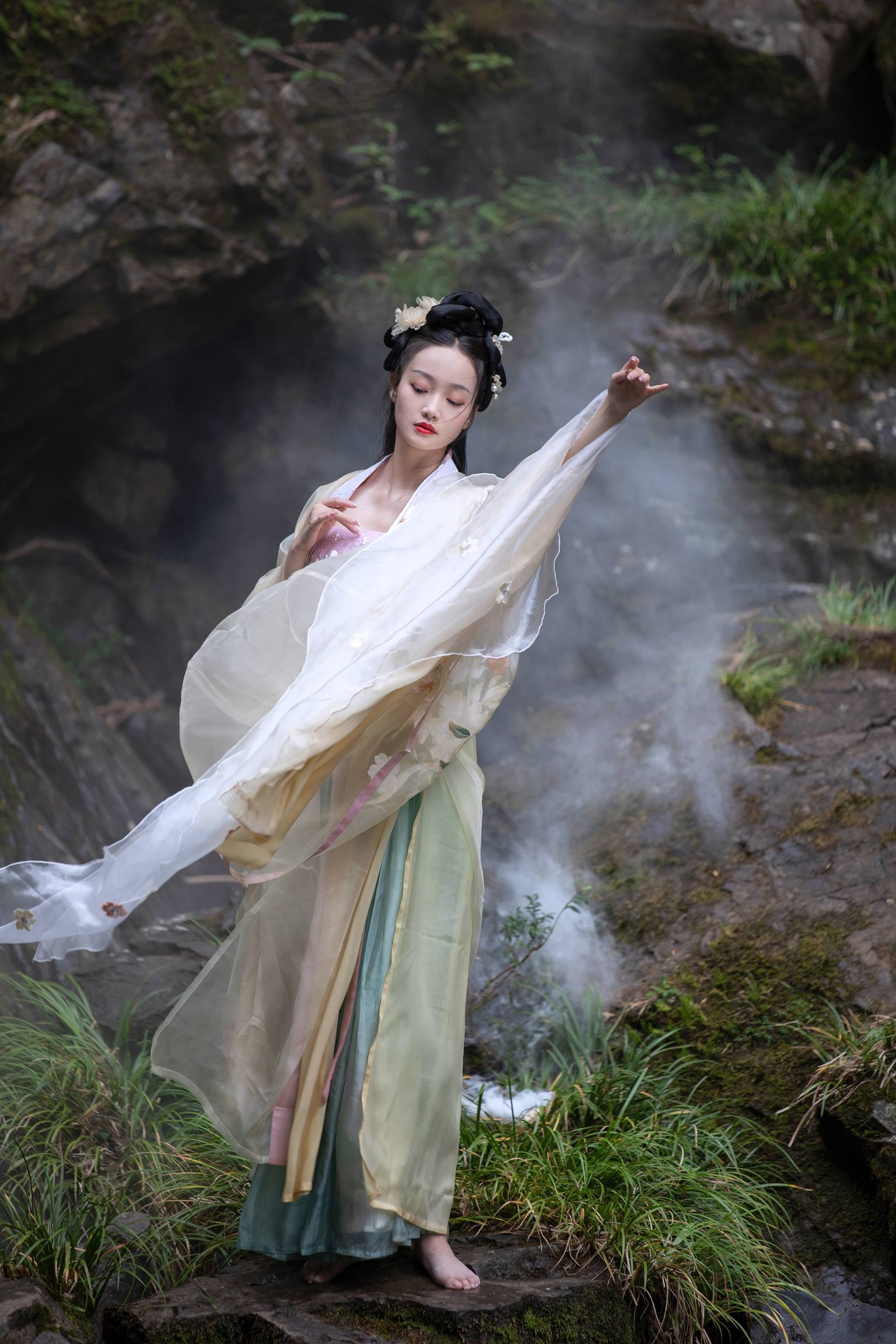 [YITUYU艺图语]2022.09.24 天河 凌子兮[23+1P/419MB]