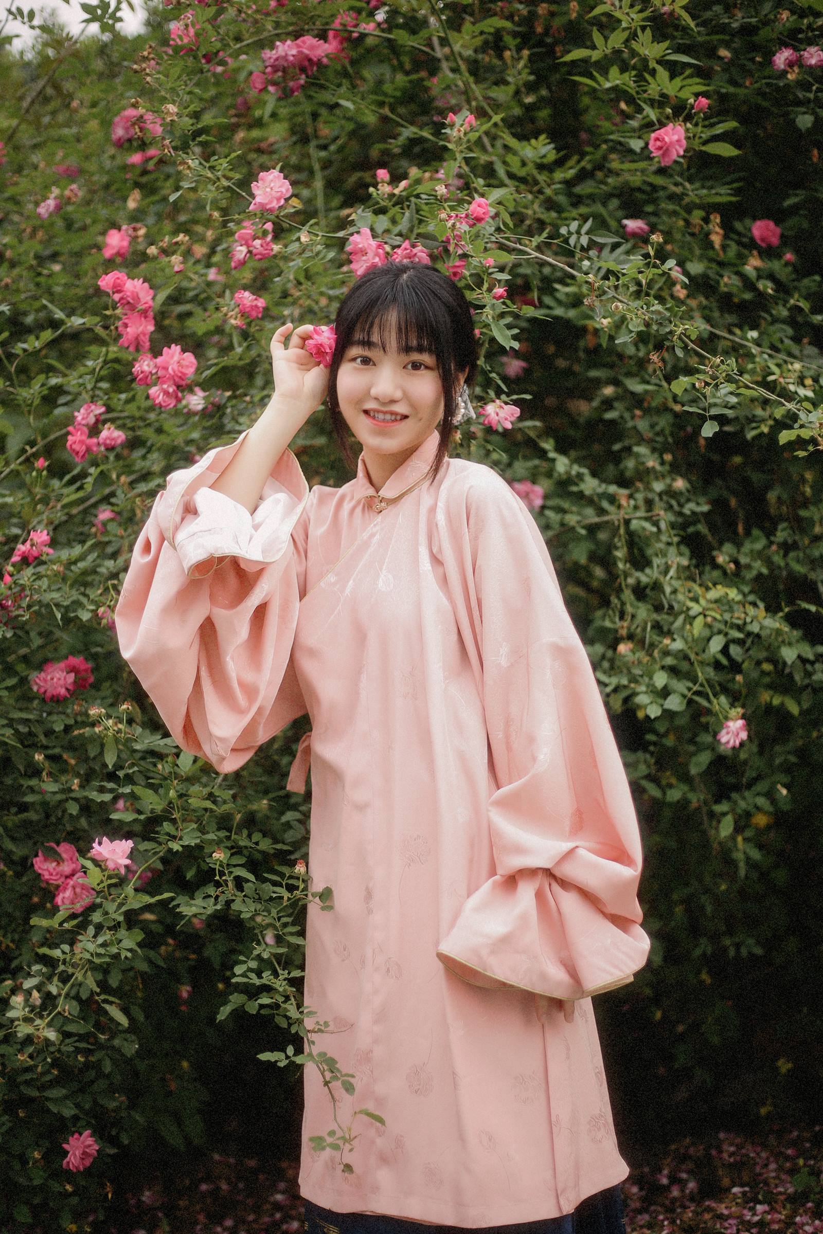 [YITUYU艺图语]2022.09.22 蔷薇花开 panniling[29+1P/591MB]
