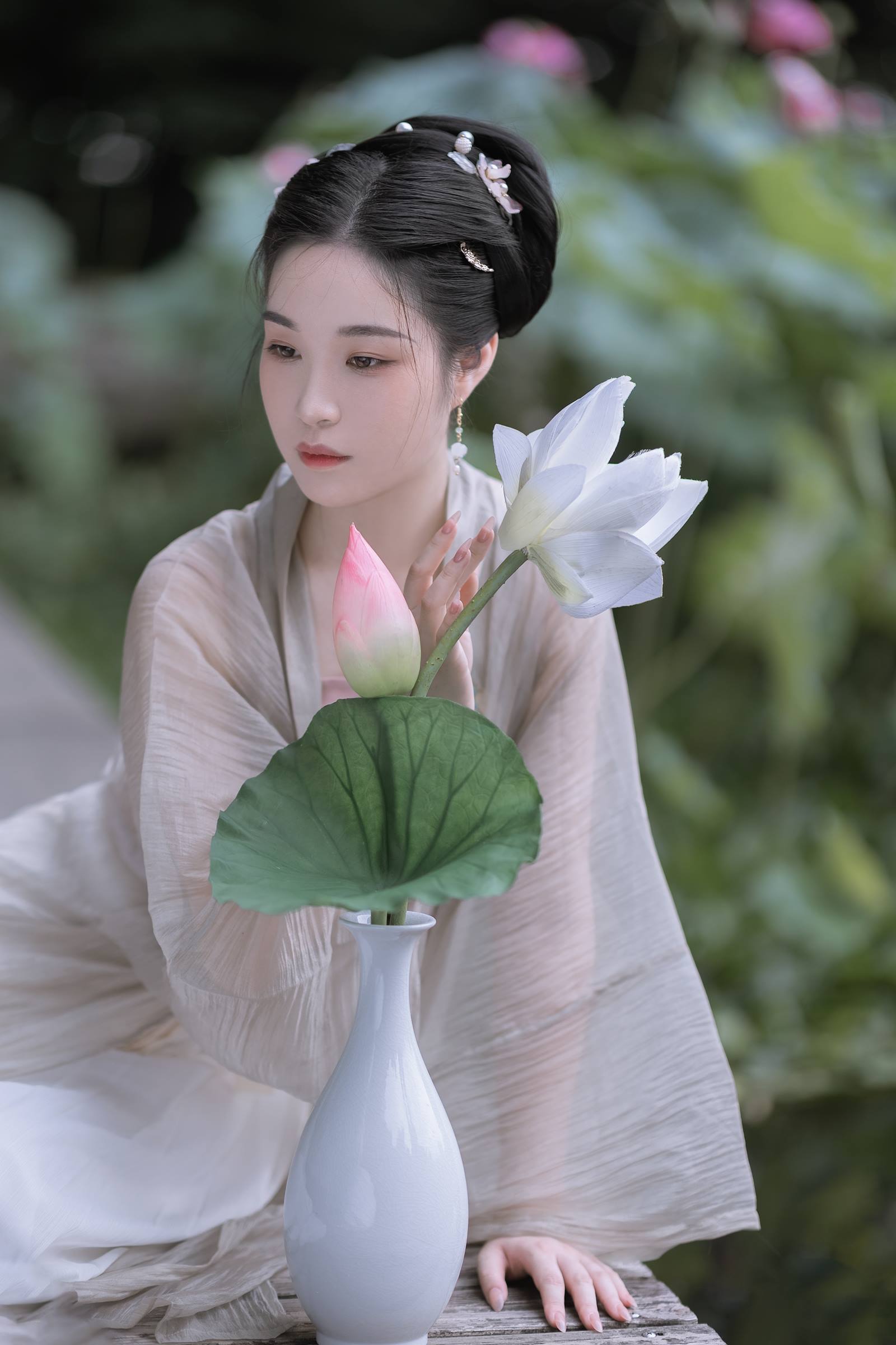 [YITUYU艺图语]2022.09.21 荷香 hannaa[28+1P/233MB]