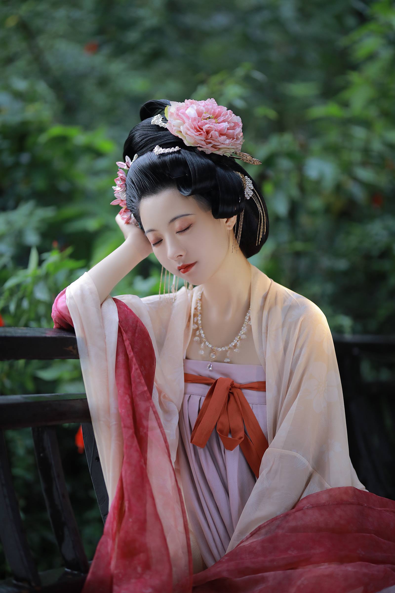[YITUYU艺图语]2022.09.23 风月偏爱宴旧人 YunFleur[35+1P/682MB]