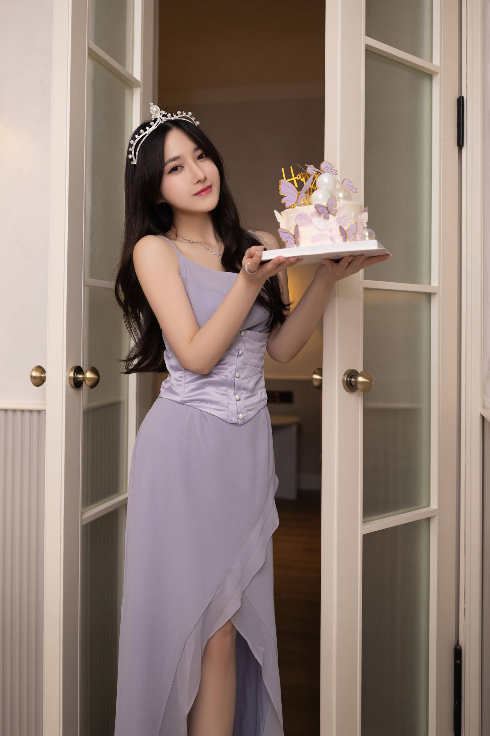 鱼子酱Fish – 内拍《生日篇》[140P/203MB]