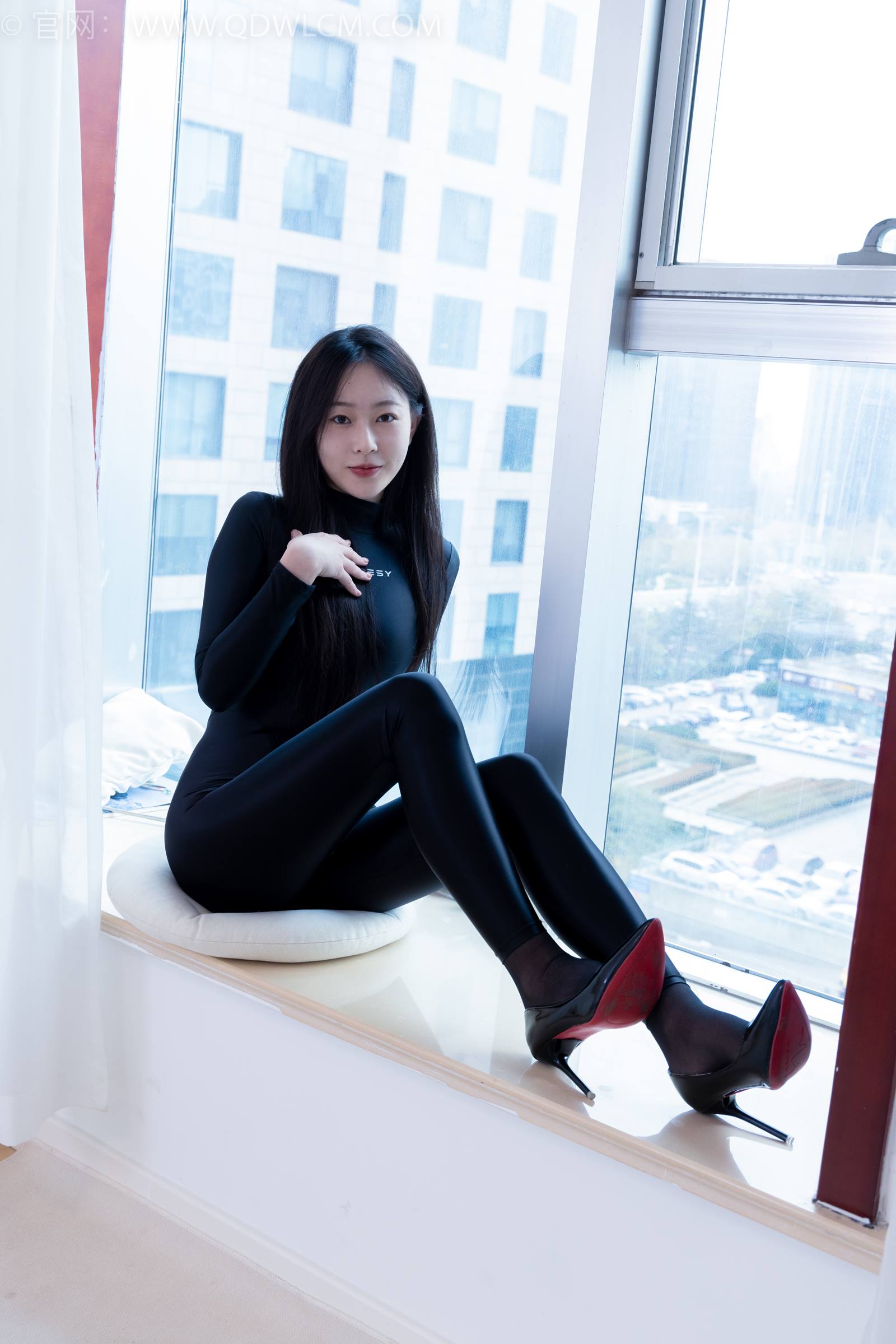 物恋传媒 NO.1817 美兔-荆棘玫瑰[150P/1V/3.92GB]