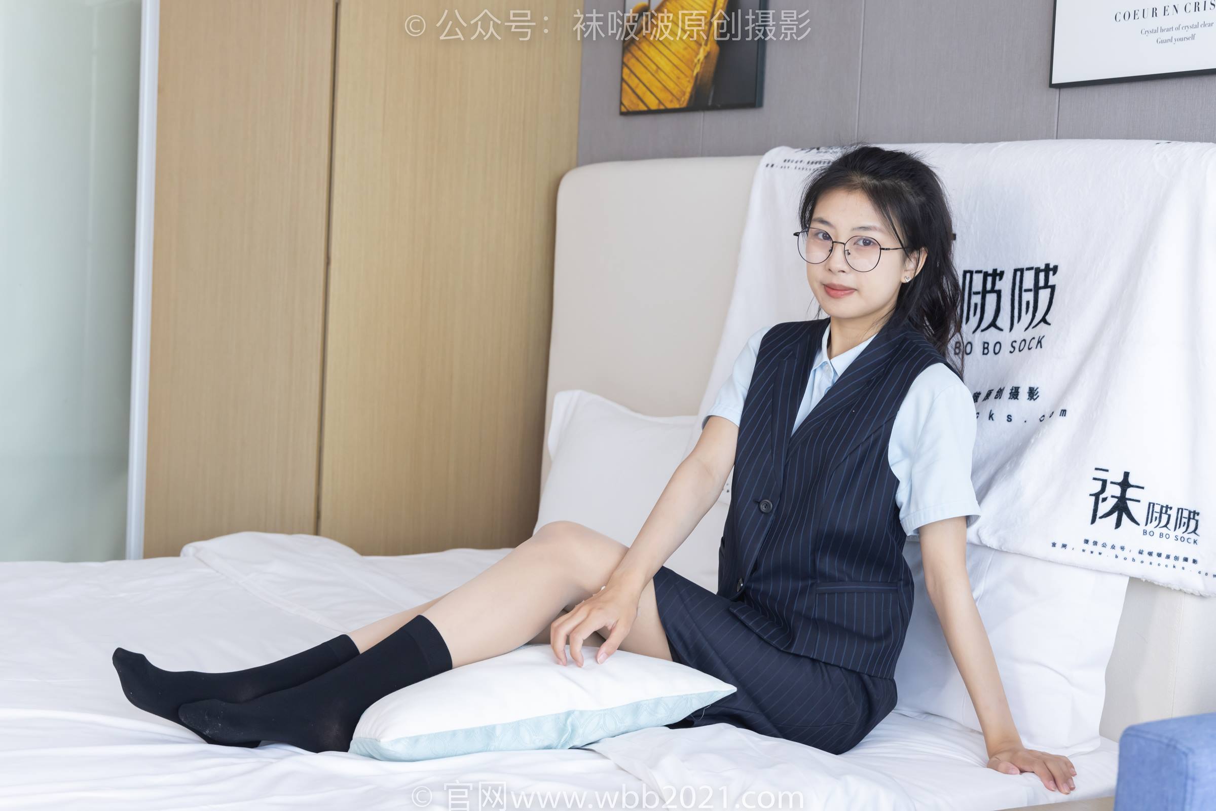 [BoBoSocks袜啵啵]NO.324 奶油-高跟鞋、皮鞋、黑棉袜、油亮肉丝[140P/1V/5.59GB]