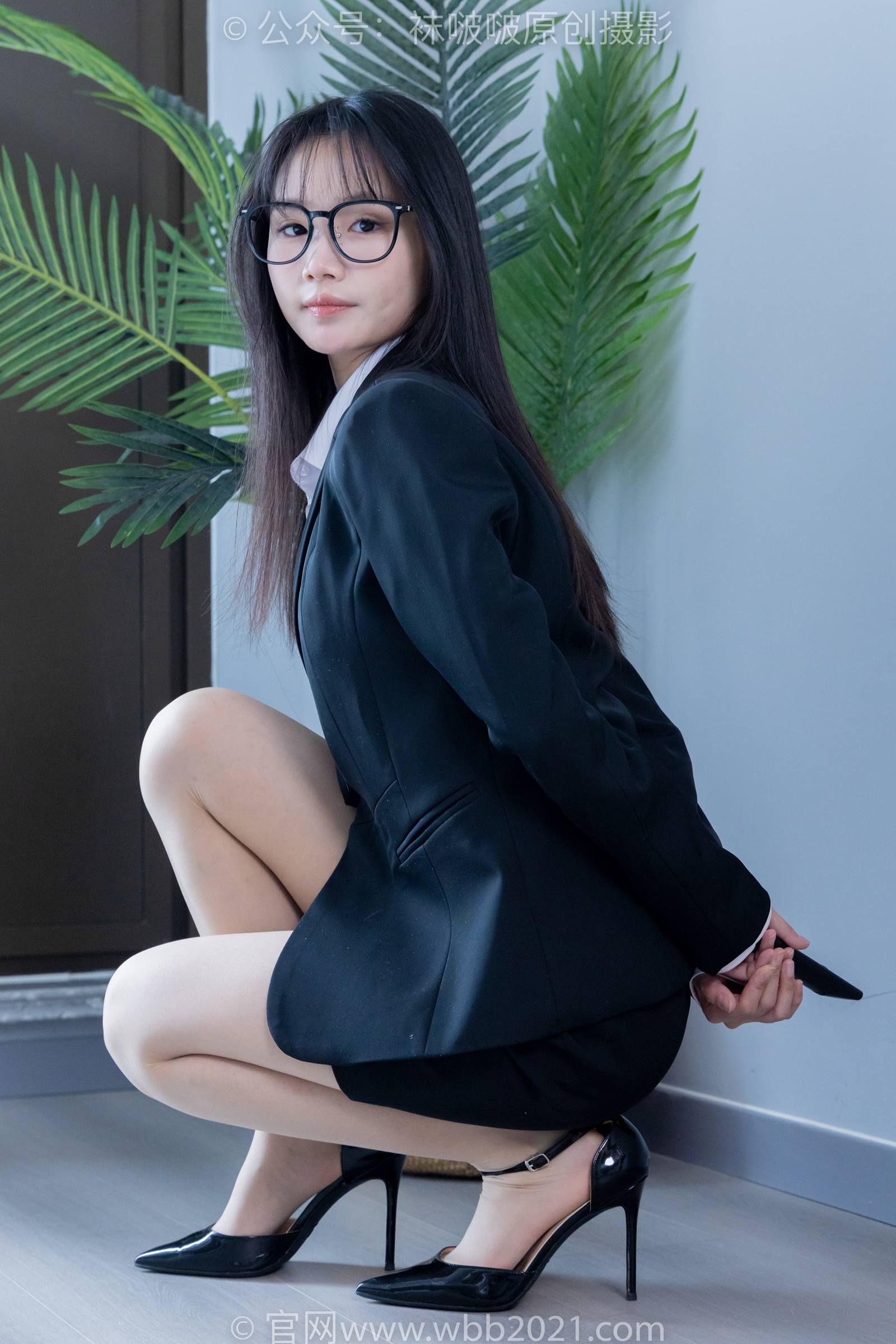 [BoBoSocks袜啵啵]NO.338 甜甜圈-高跟鞋、肉丝、ol风[150P/1V/6.54GB]