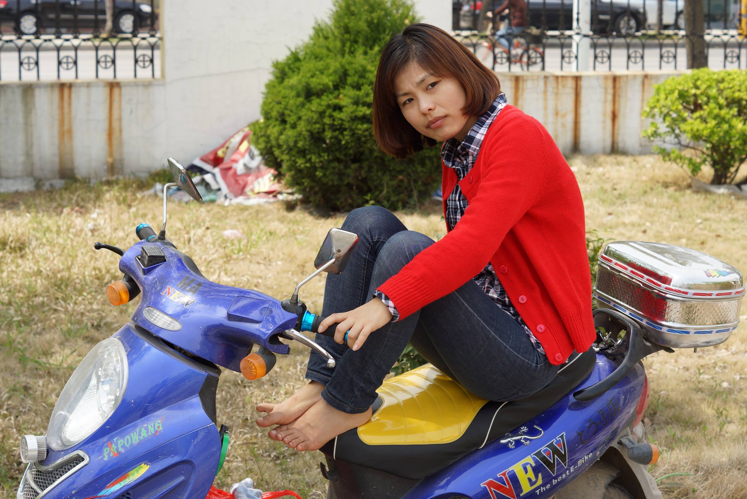 自由摄影 No.060 电动车上的每足 [47P/122MB]