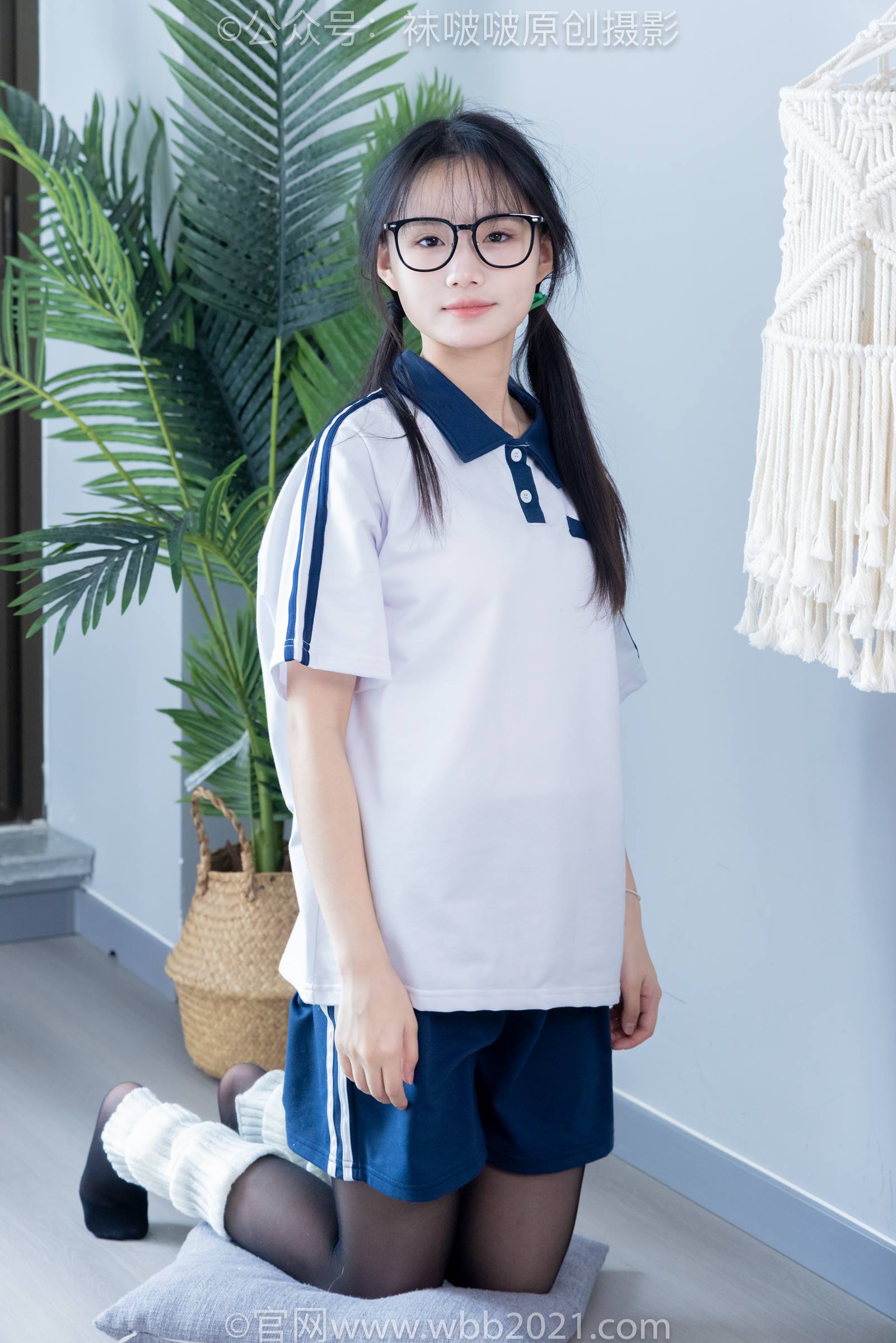 [BoBoSocks袜啵啵]NO.335 甜甜圈-校服、运动鞋、薄黑丝、袜套[154P/1V/7.48GB]