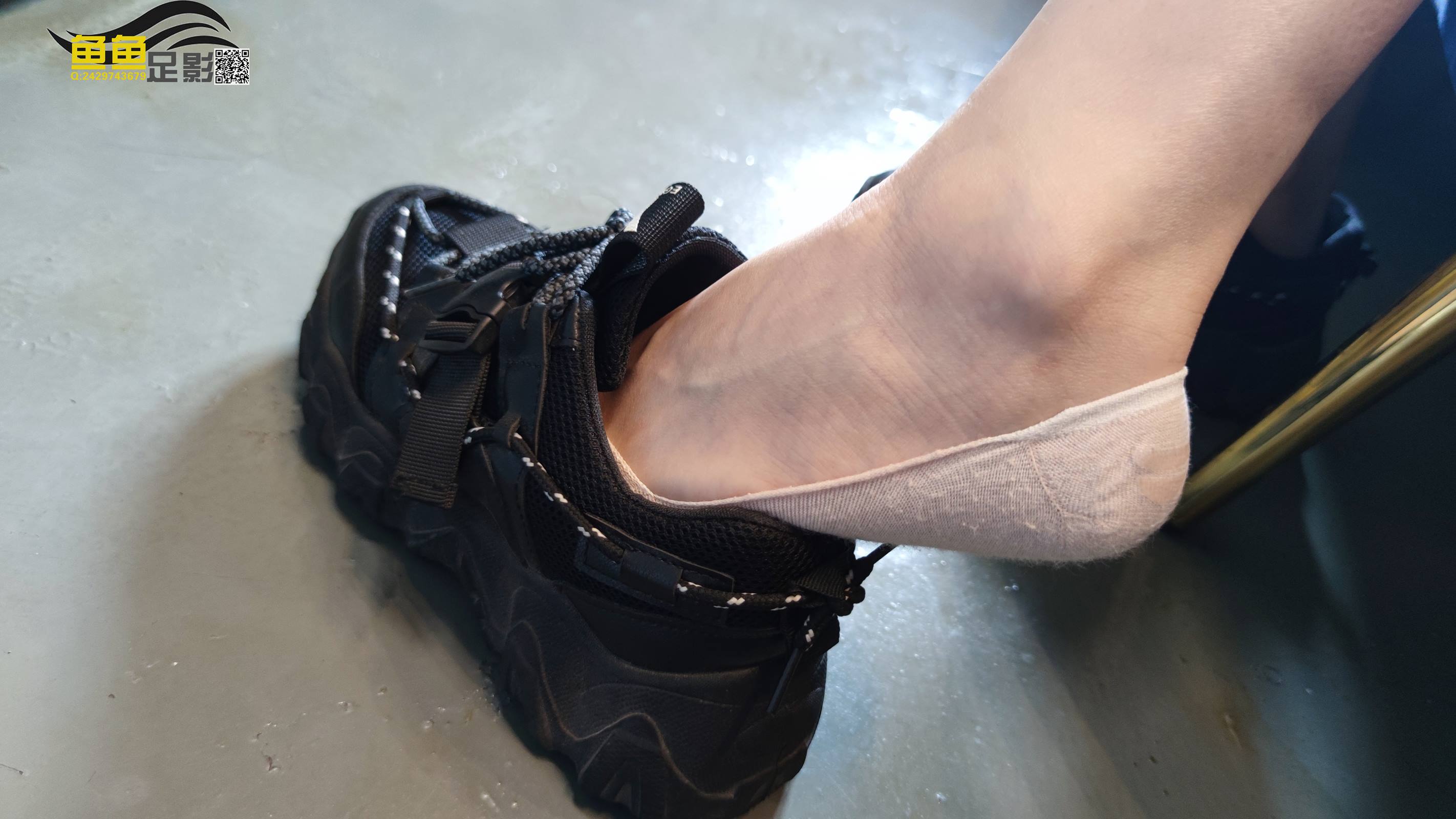 鱼鱼足影@030-第30期：YiYi[201P/1.42GB]