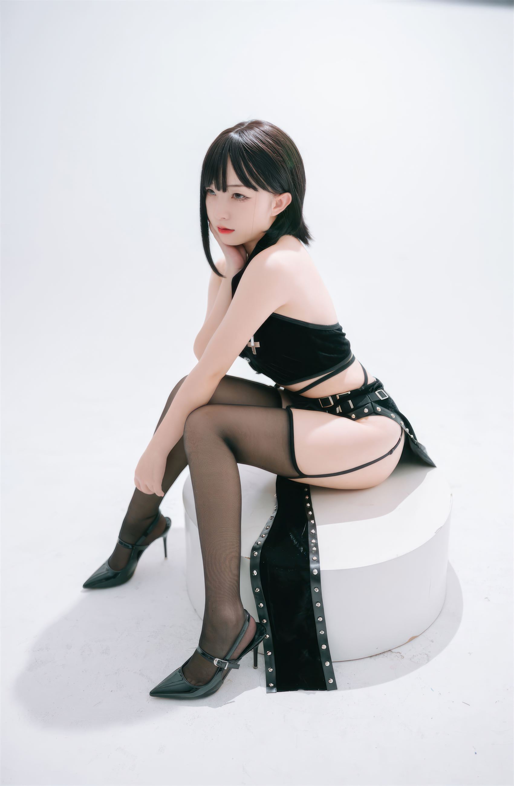 花铃 - 吊带袜修女[71P/399MB]