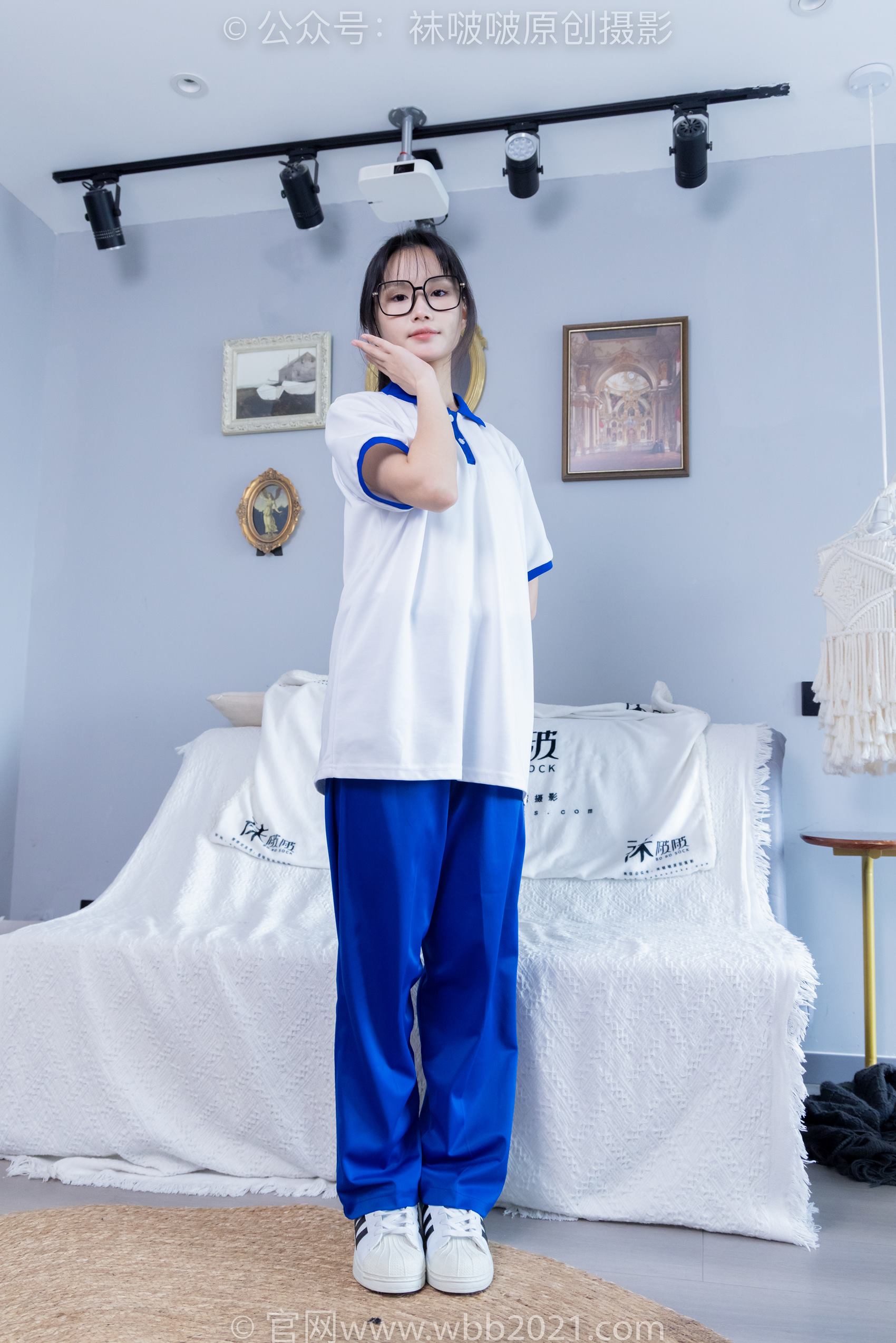 [BoBoSocks袜啵啵]NO.351 甜甜圈-板鞋、白棉袜、肉丝、校服裤里丝[150P/1V/6.88GB]