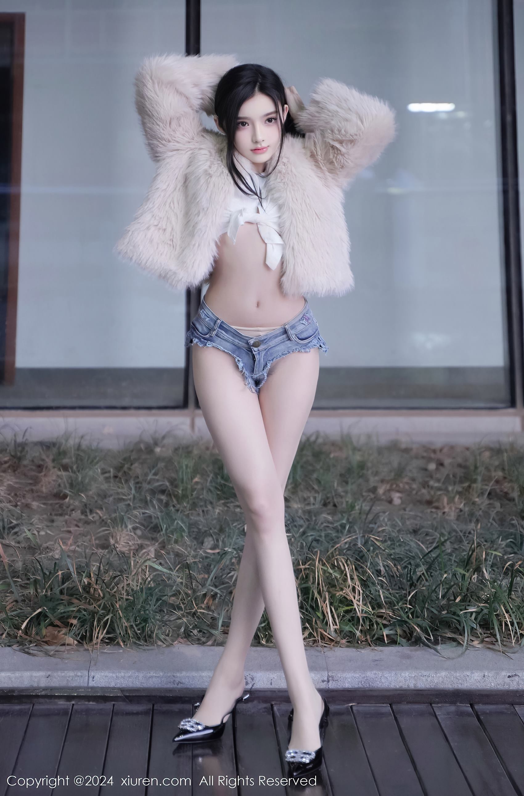 [Xiuren秀人网]2024.03.20 NO.8261 龙雪儿[77+1P/718MB]