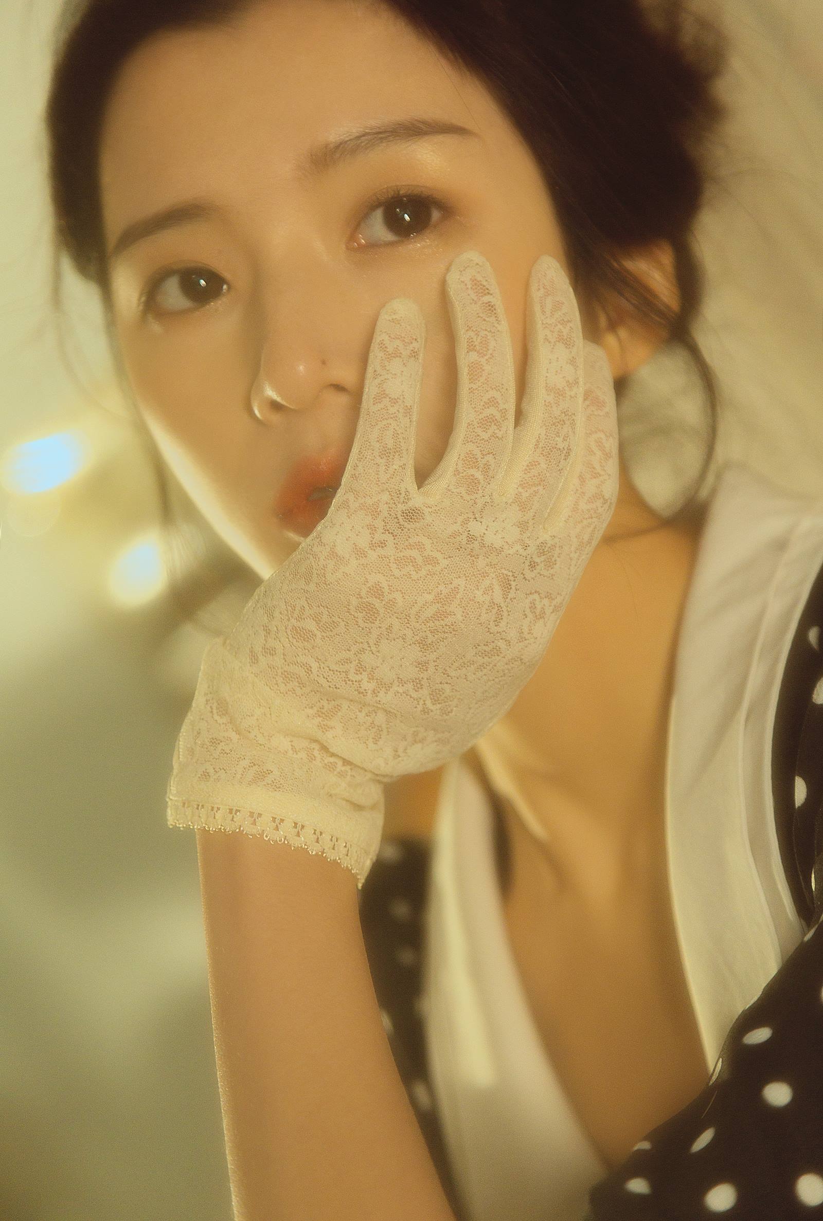 [YITUYU艺图语]2022.10.02 人间，只是抹去了脂粉的脸 梁夹心[19+1P/386MB]