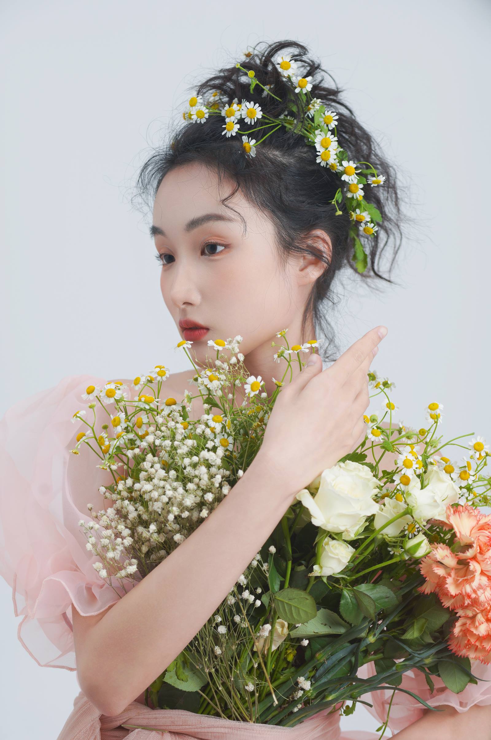 [YITUYU艺图语]2022.10.03 遇见 馨馨[21+1P/323MB]