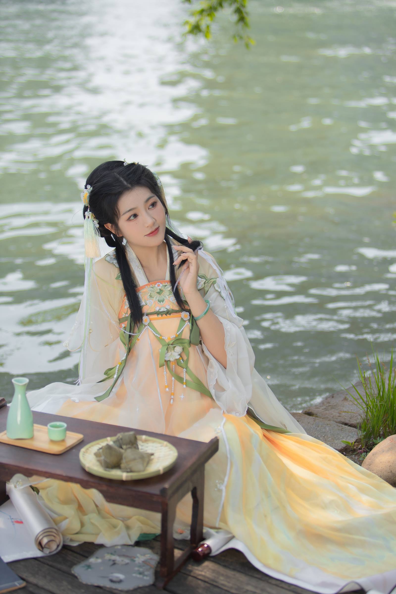 [YITUYU艺图语]2022.10.11 端午 云兮啦 竹叶青[24+1P/344MB]