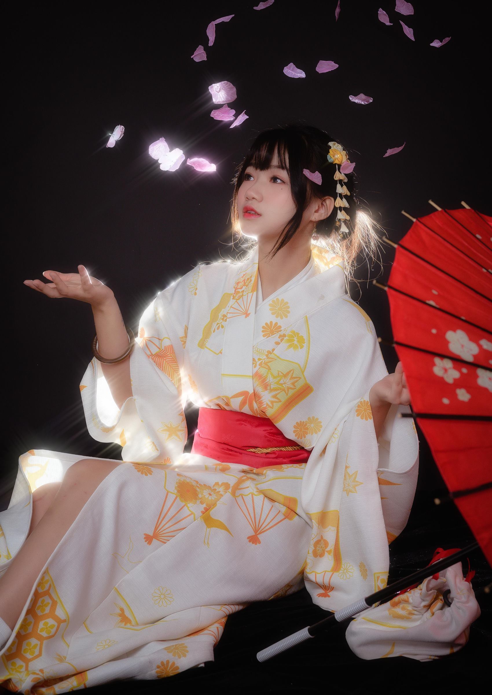 拿相机的执义 -『和服写真』—神明少女[6P/116MB]