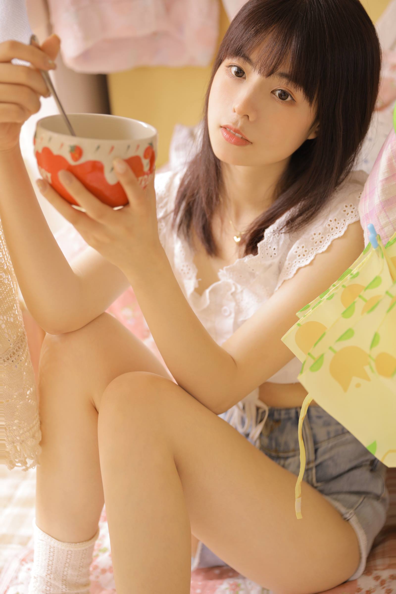 [YITUYU艺图语]2022.10.03 蜂蜜蛋糕 小谢[22+1P/177MB]