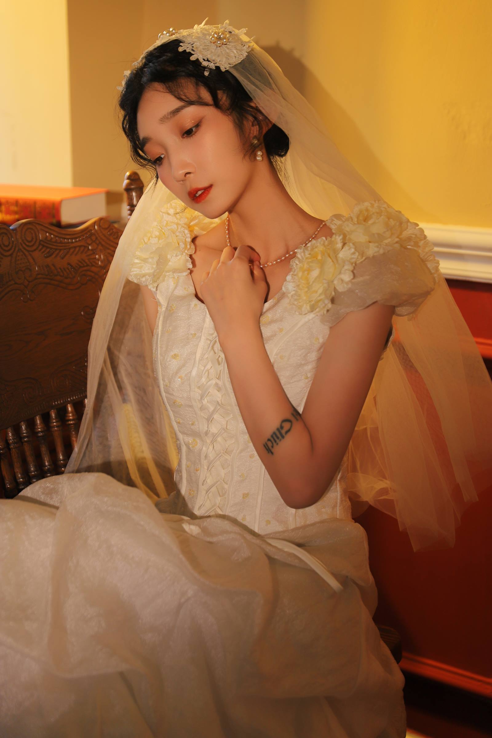 [YITUYU艺图语]2022.09.28 油画婚纱 雷梦颖[34+1P/364MB]