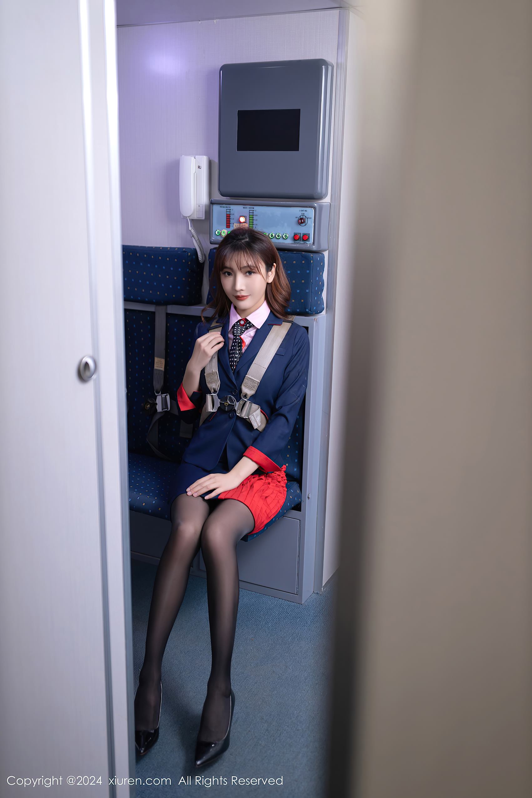 [Xiuren秀人网]2024.03.07 NO.8196 陆萱萱[80+1P/716MB]