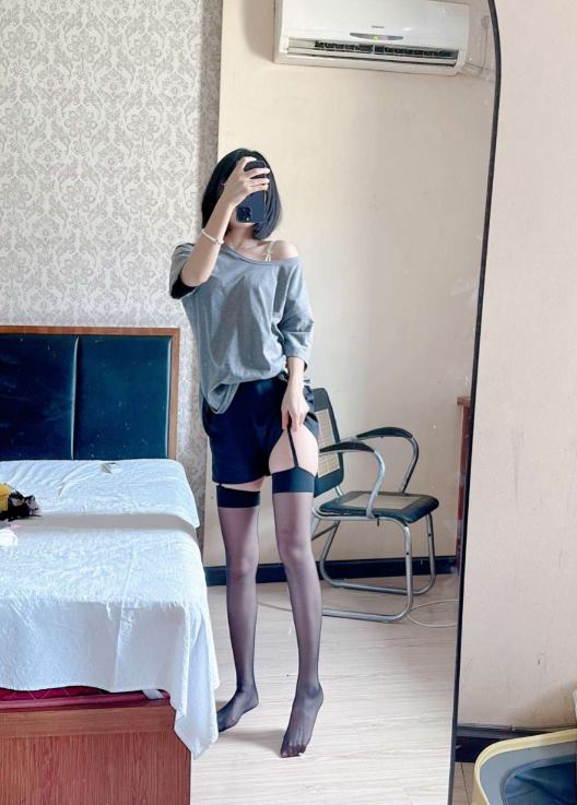 动漫博主@胜利的小生活微密圈系列 -床上每足 [57P/36MB]