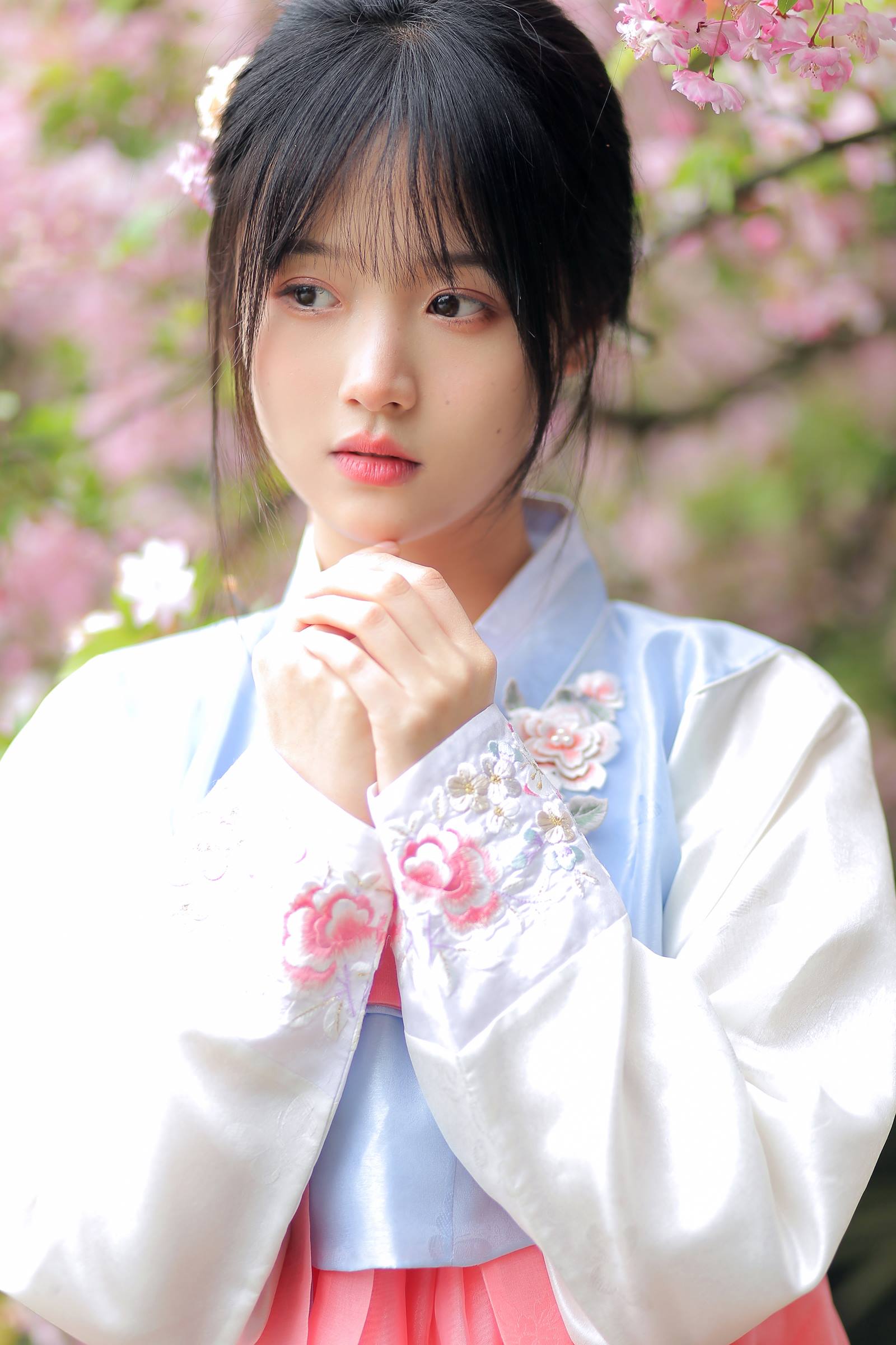 [YITUYU艺图语]2022.10.04 春日海棠 至春禾[33+1P/446MB]