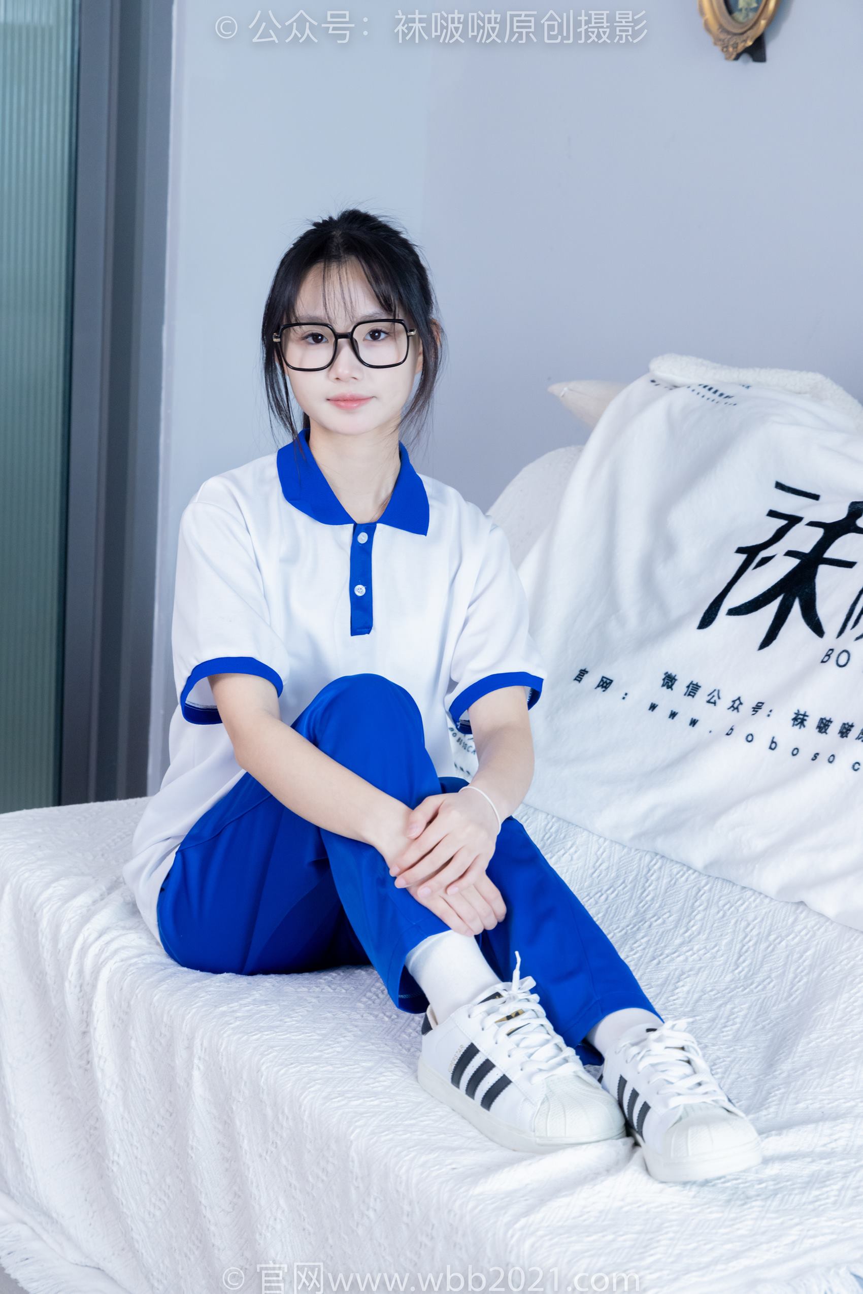 [BoBoSocks袜啵啵]NO.351 甜甜圈-板鞋、白棉袜、肉丝、校服裤里丝[150P/1V/6.88GB]