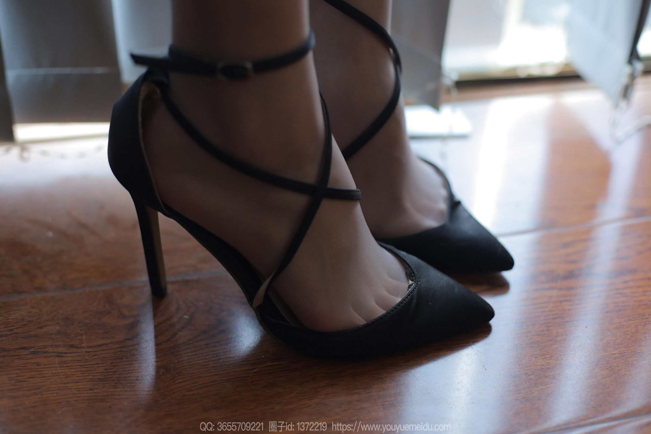 [IESS异思趣向] 2024.02.12 丝享家1662：小九《诱人灰色》[89P/63MB]