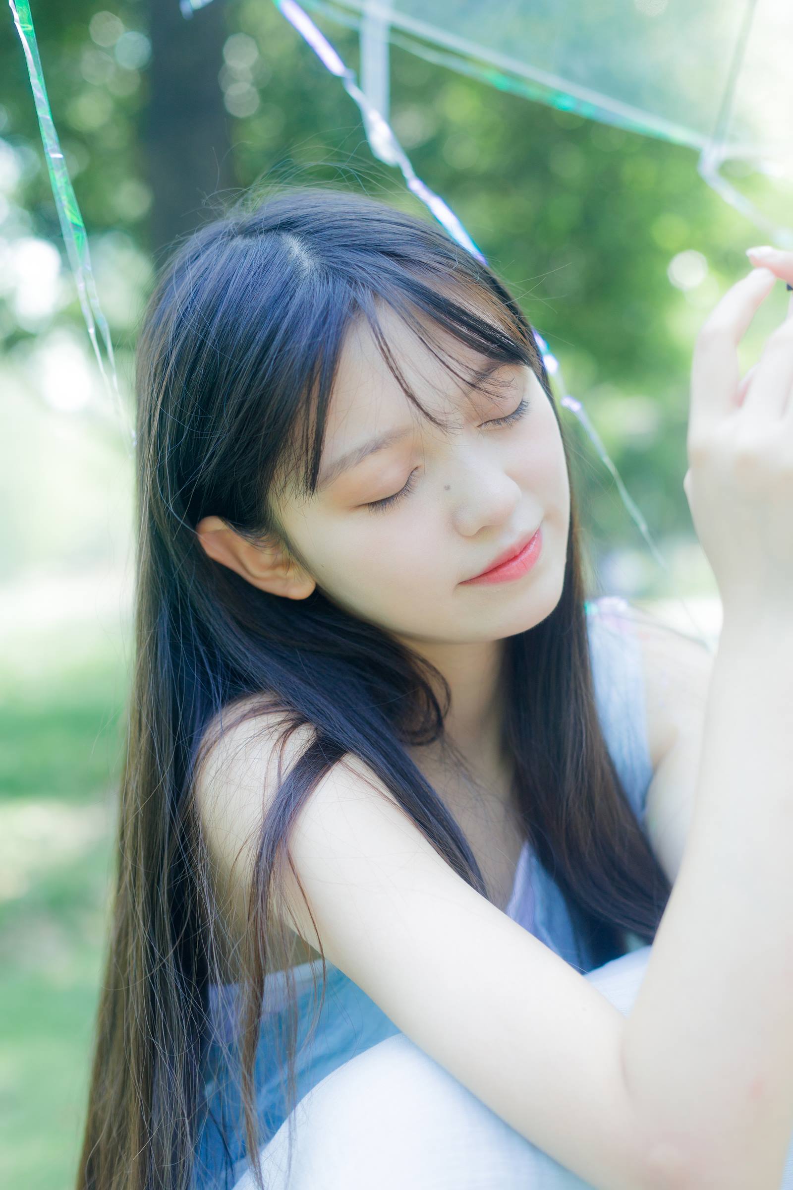 [YITUYU艺图语]2022.10.12 透明色 小谌[36+1P/349MB]