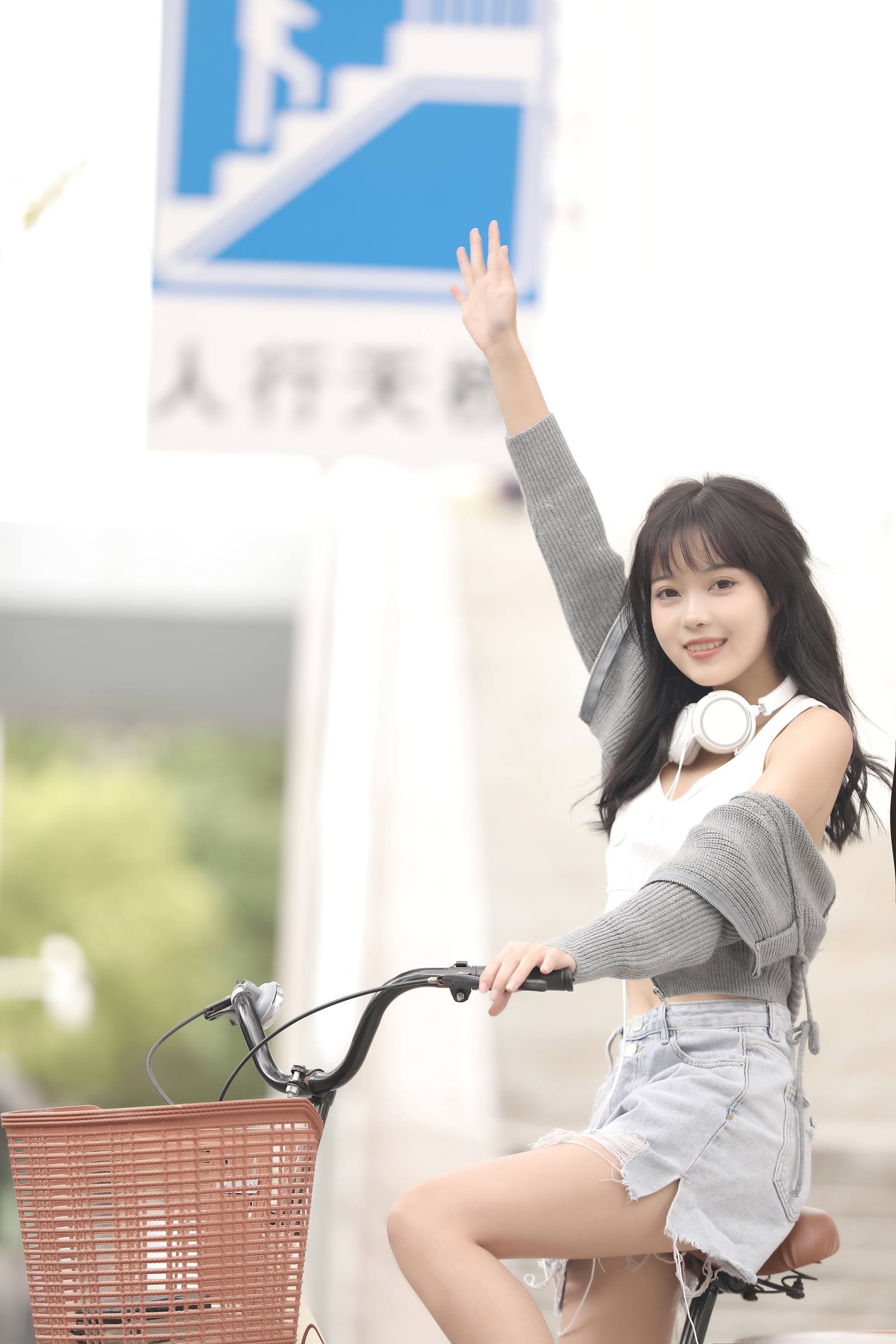 [YITUYU艺图语]2022.10.02 风居住的街道 小薇人儿[36+1P/426MB]