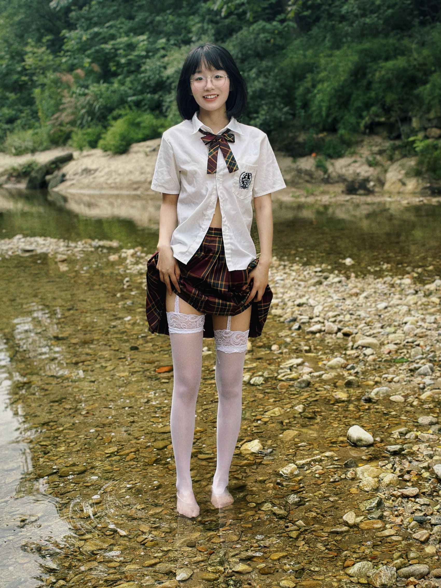 动漫博主@胜利的小生活微密圈系列 -户外小溪 [12P/45MB]