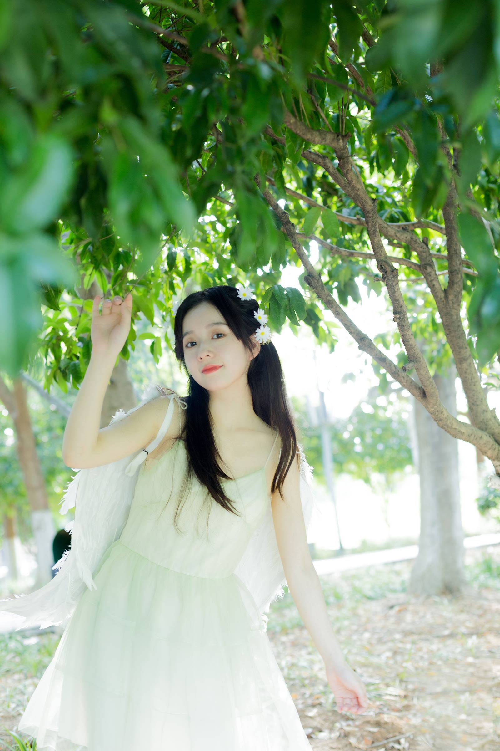 [YITUYU艺图语]2022.10.03 夏末的精灵 戈曼妮Nini[32+1P/314MB]