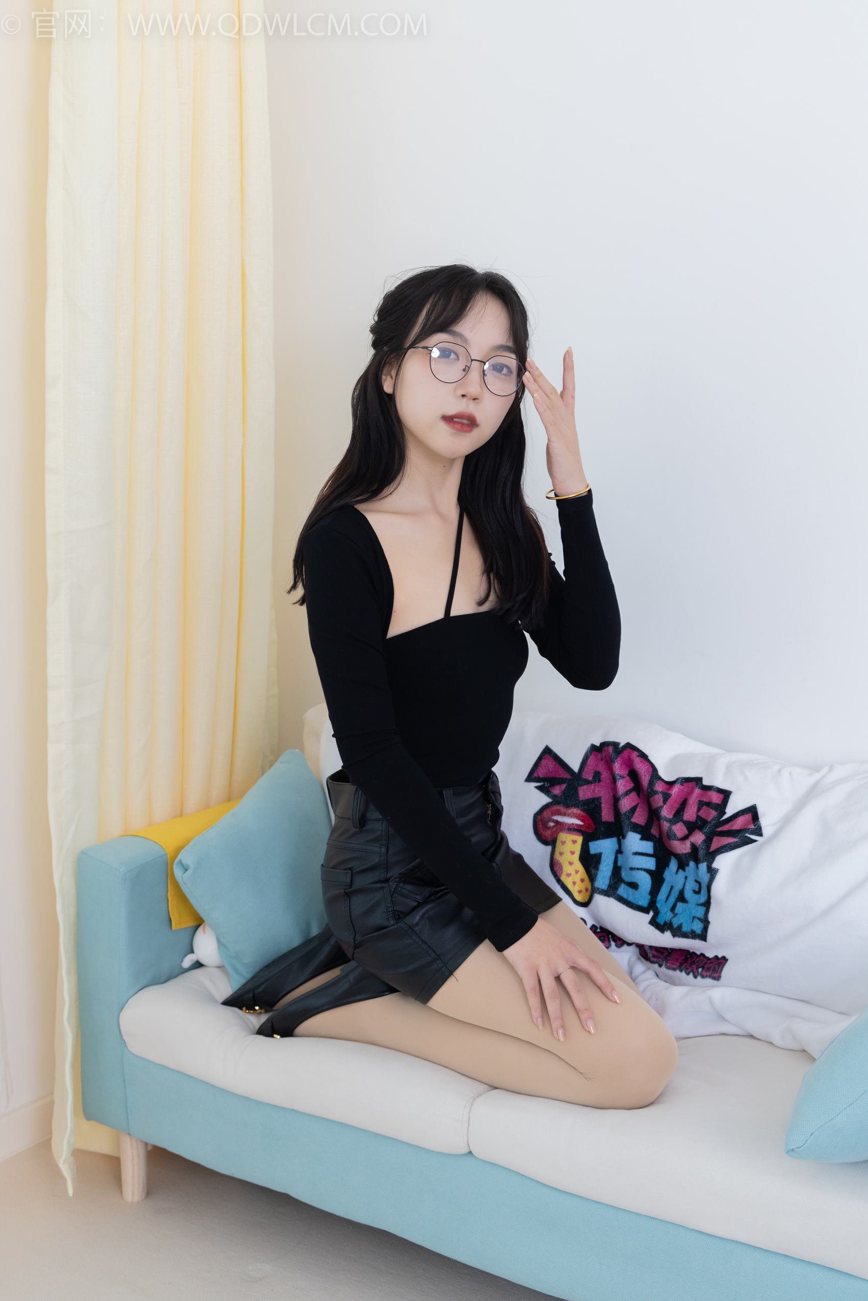 物恋传媒 NO.1886 纱纱-乌鸦飞吧[150P/1V/4.17GB]