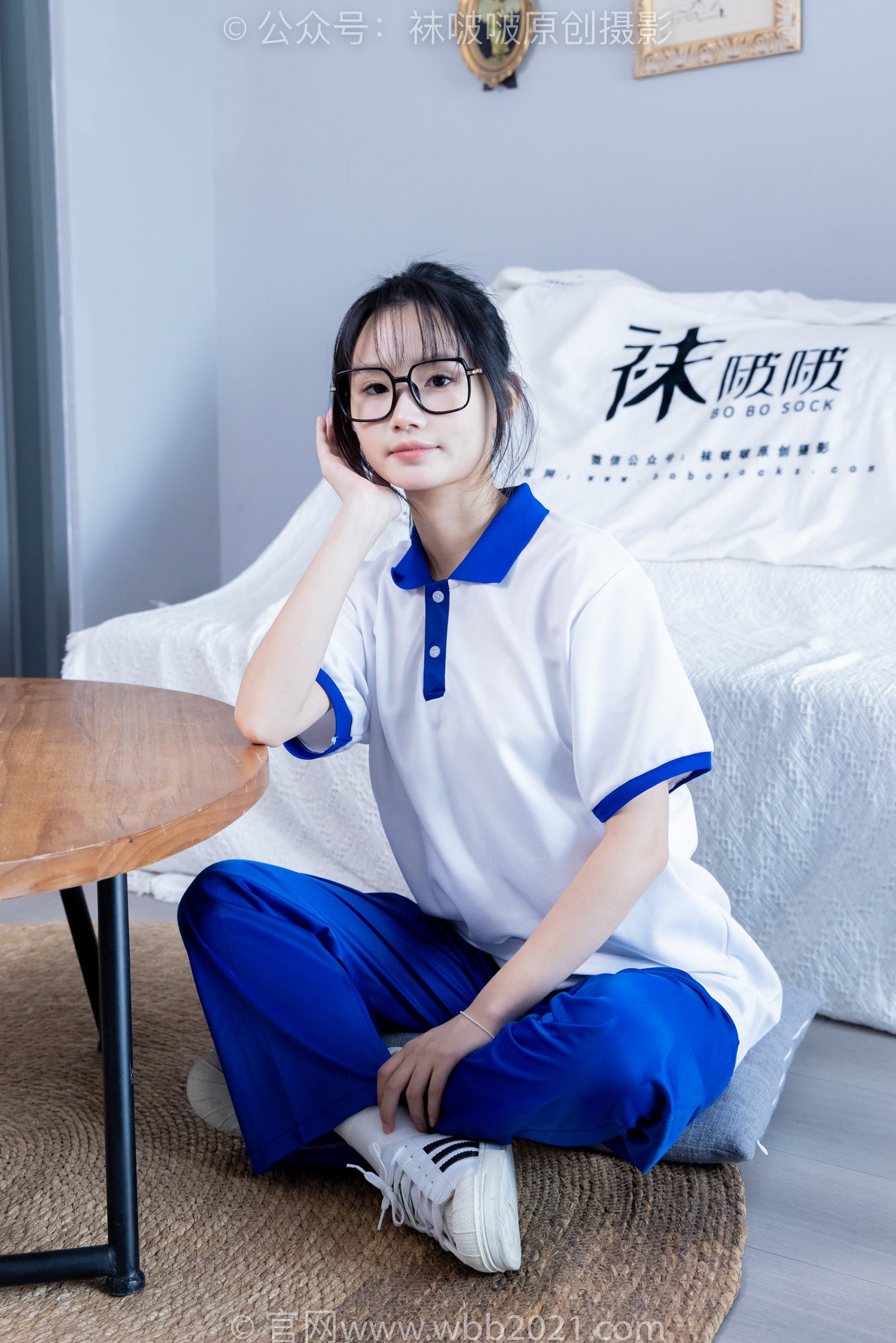 [BoBoSocks袜啵啵]NO.351 甜甜圈-板鞋、白棉袜、肉丝、校服裤里丝[150P/1V/6.88GB]