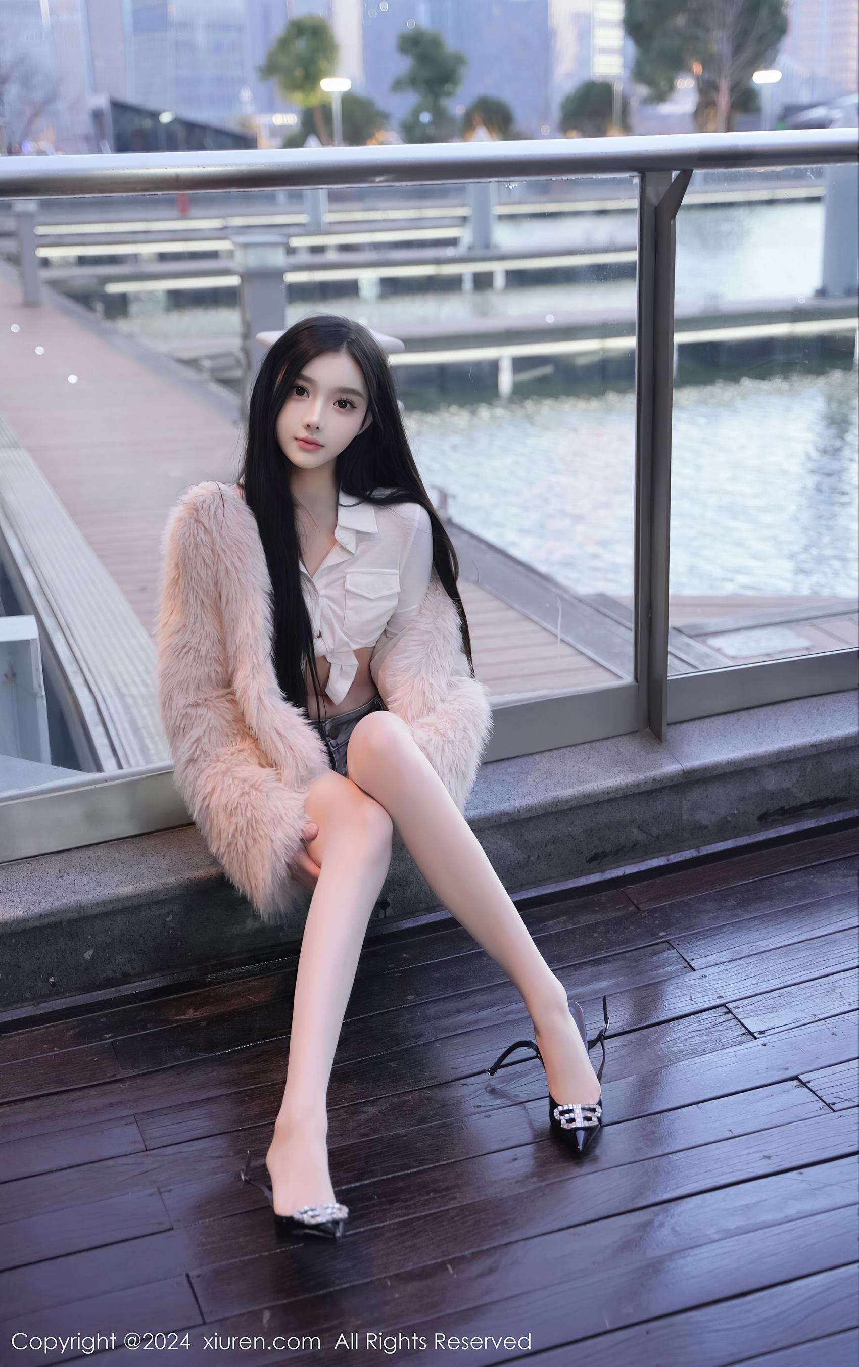 [Xiuren秀人网]2024.03.20 NO.8261 龙雪儿[77+1P/718MB]