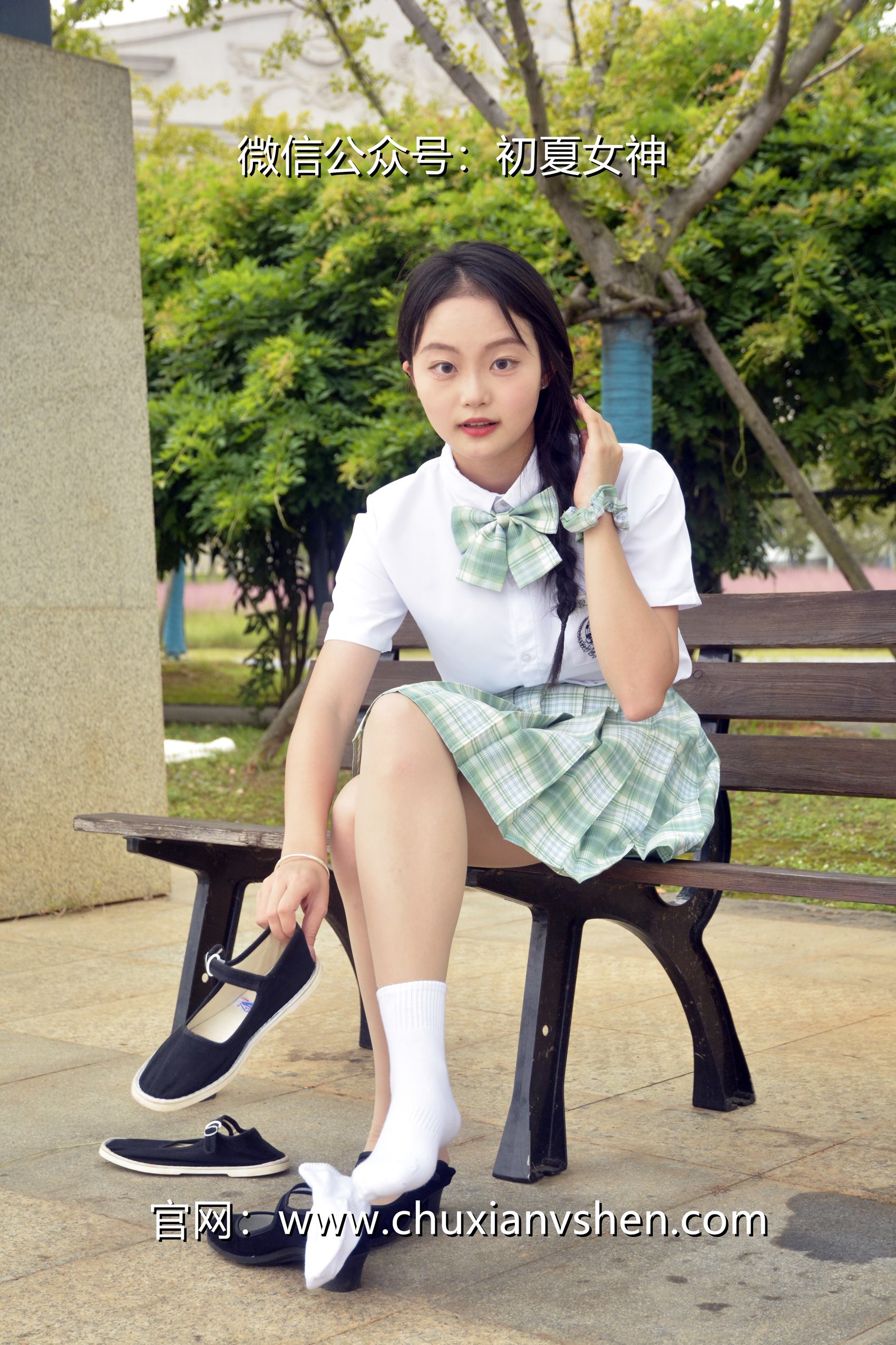 初夏女神 NO.103 双双 雪松JK套[140P/1V/5.53GB]