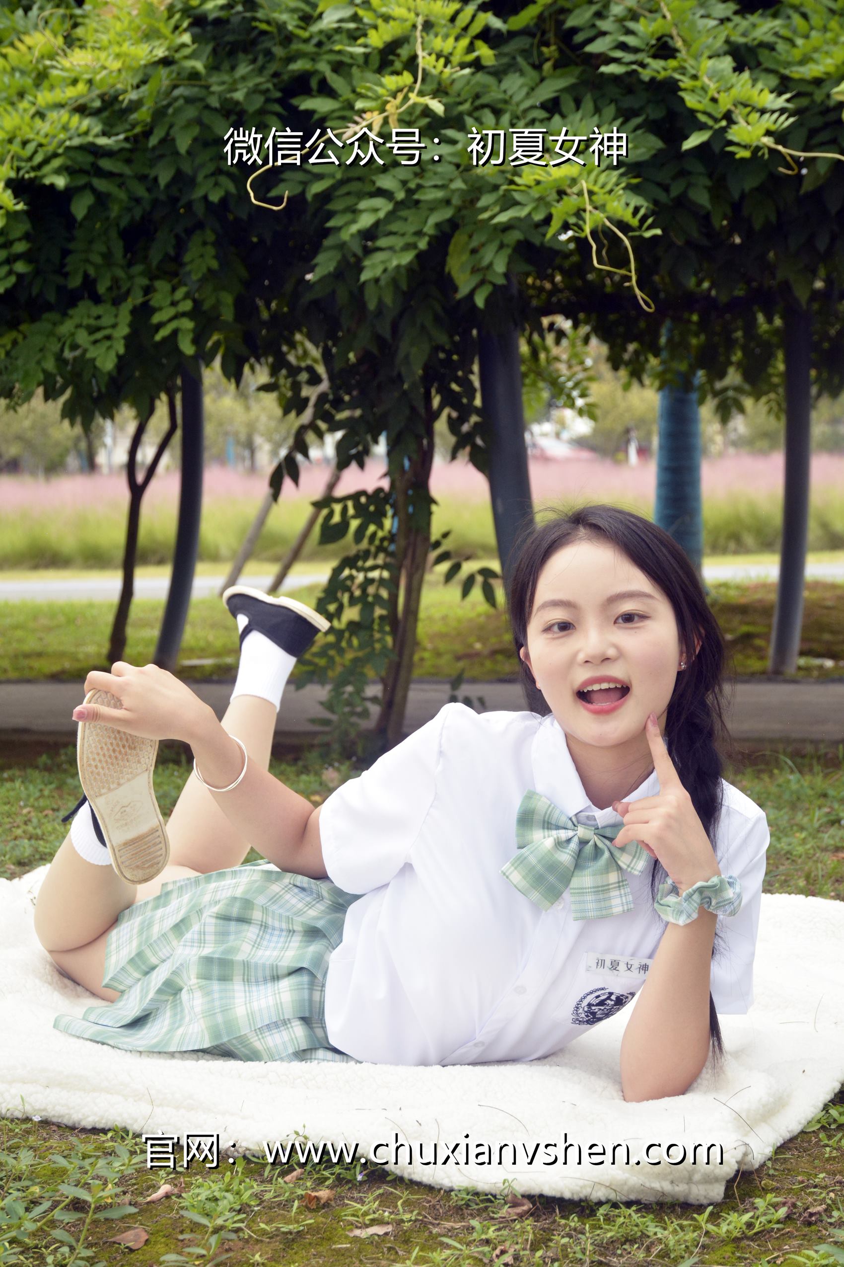 初夏女神 NO.103 双双 雪松JK套[140P/1V/5.53GB]