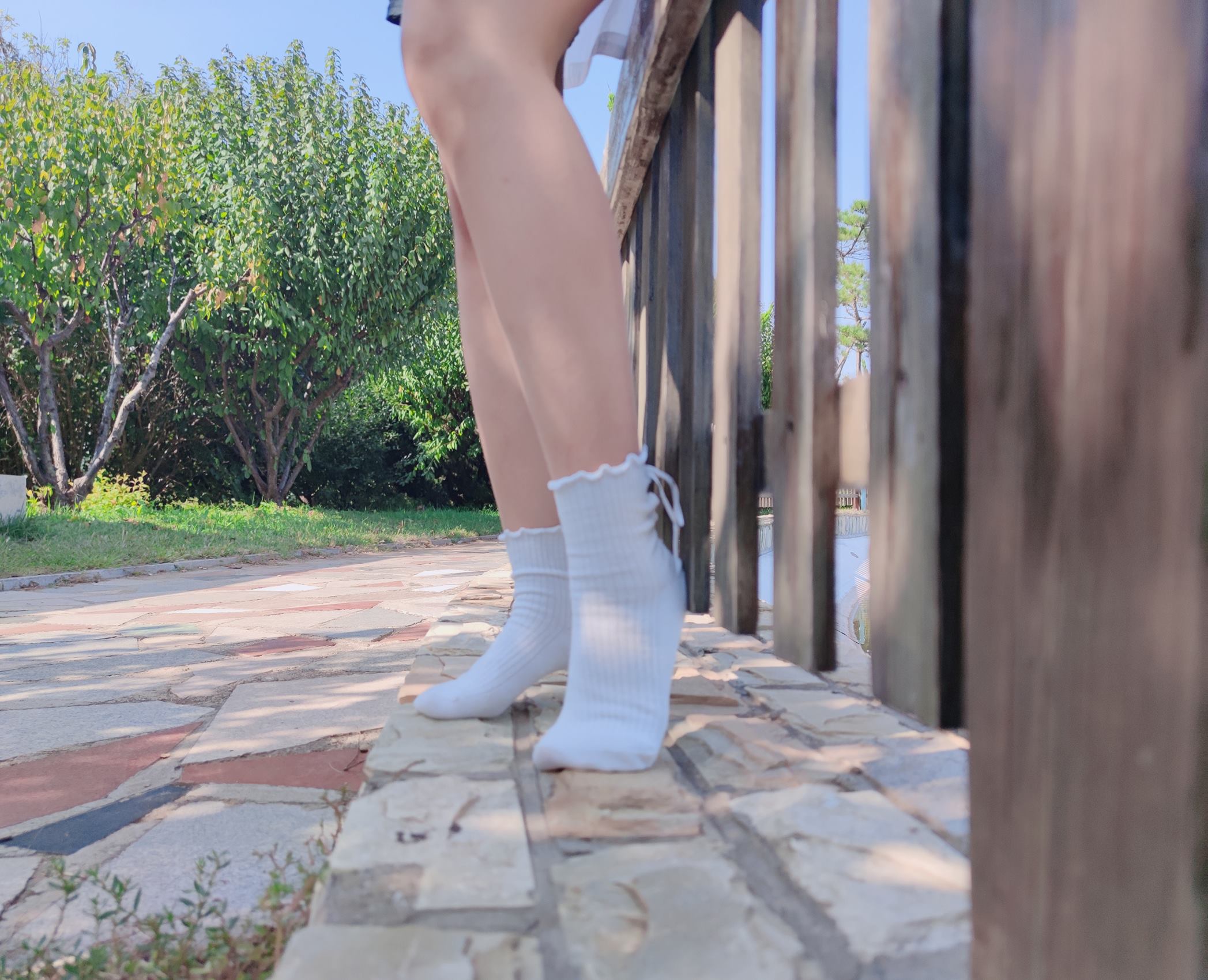 网紅Coser@地瓜小朋友 -草地2[20P/61MB]