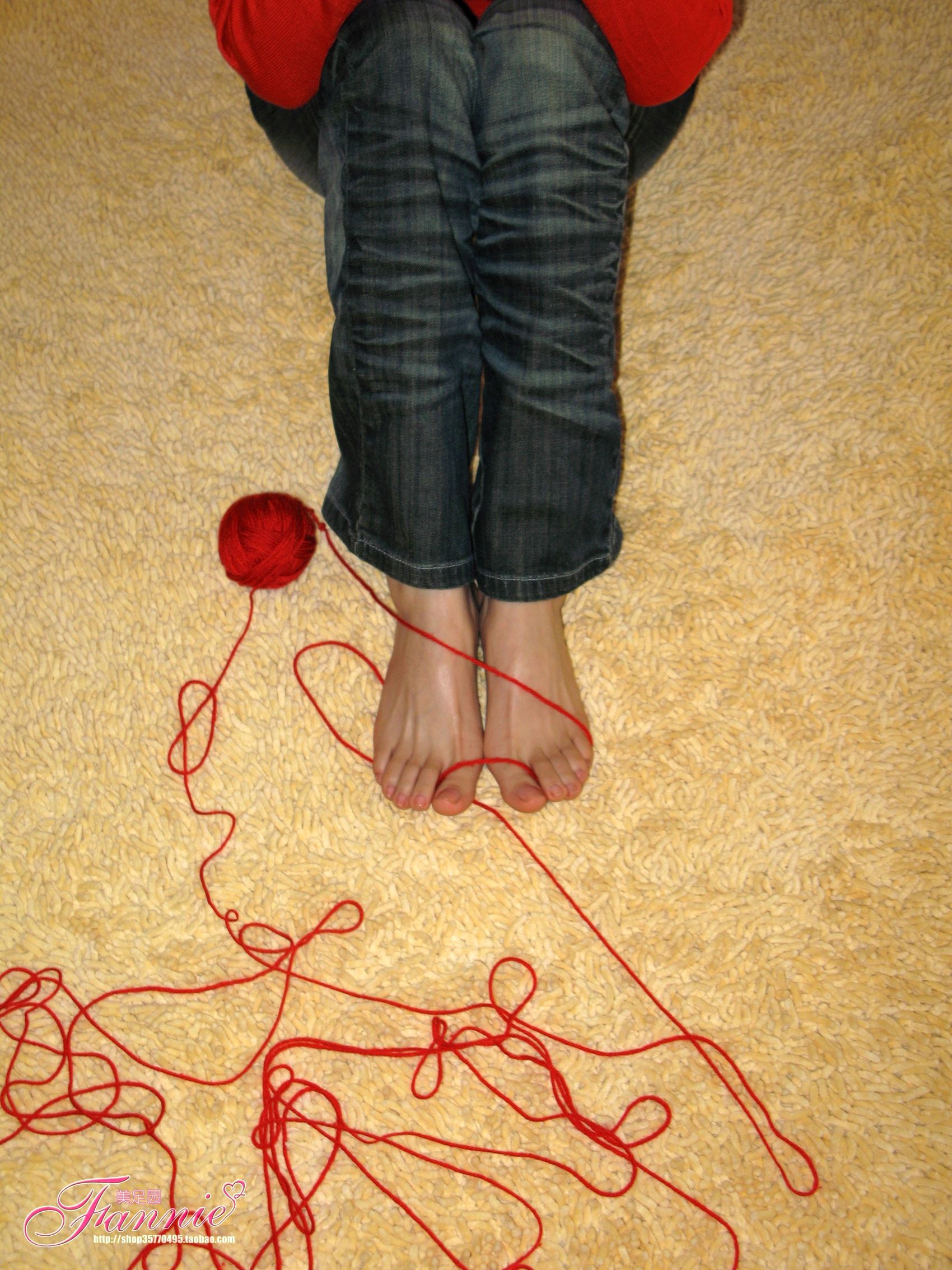 Fannie芬妮每足园 No.359 前缘[112P/319MB]