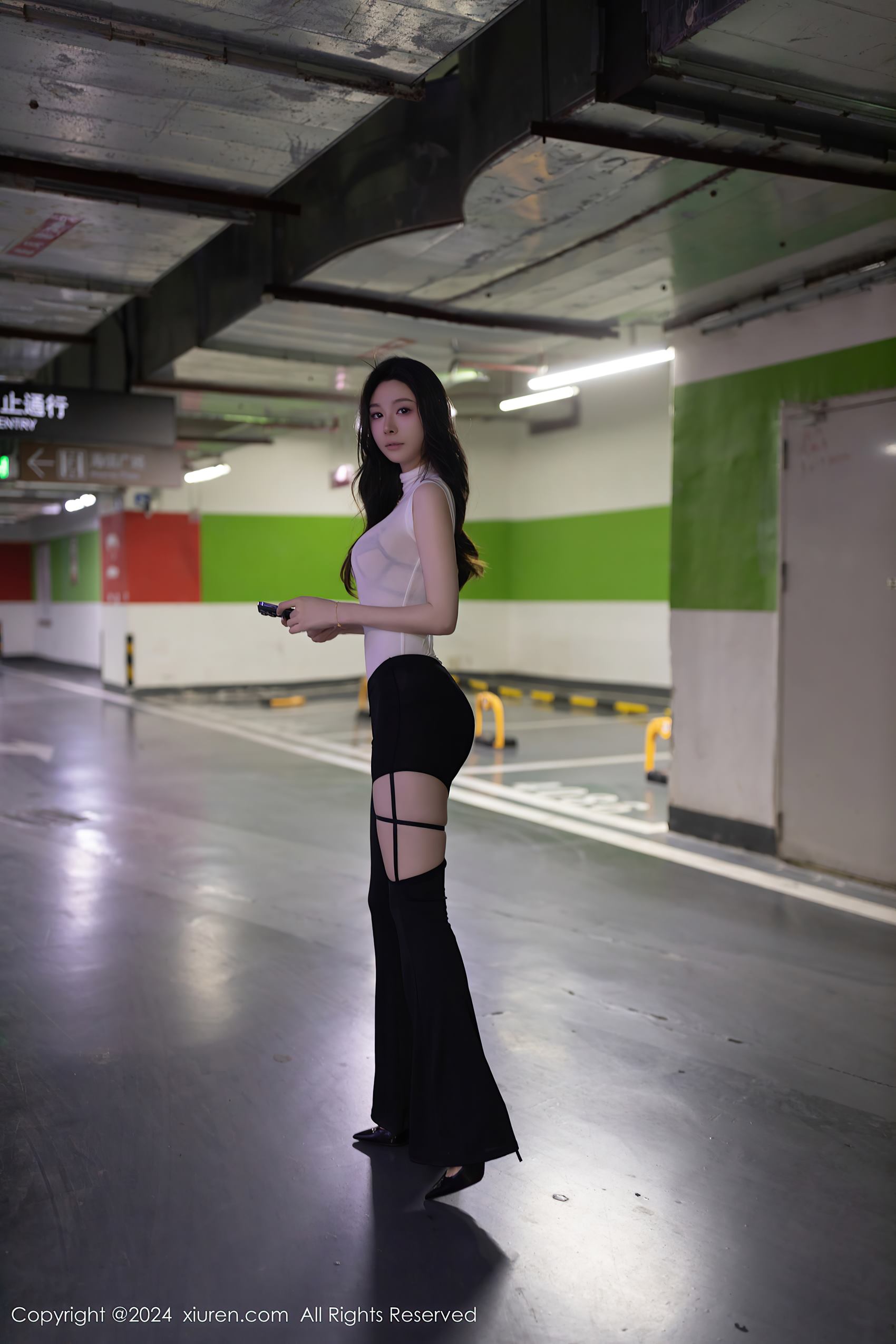 [Xiuren秀人网]2024.03.21 NO.8270 小逗逗[80+1P/702MB]