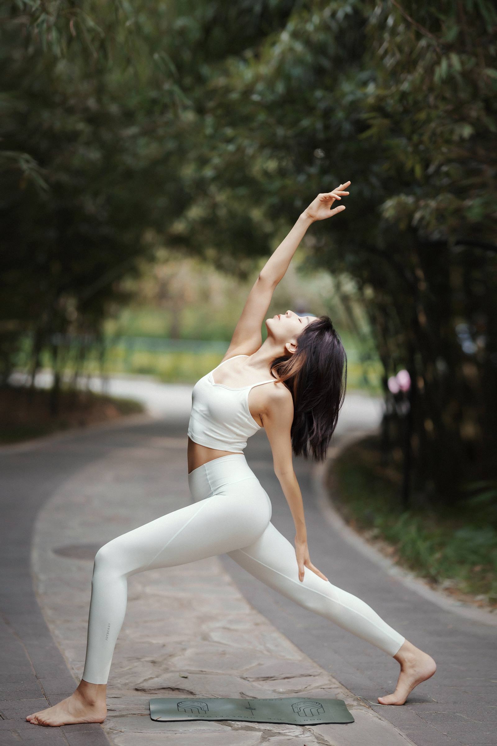 [YITUYU艺图语]2022.10.23 瑜伽与禅 梦梦[26+1P/333MB]