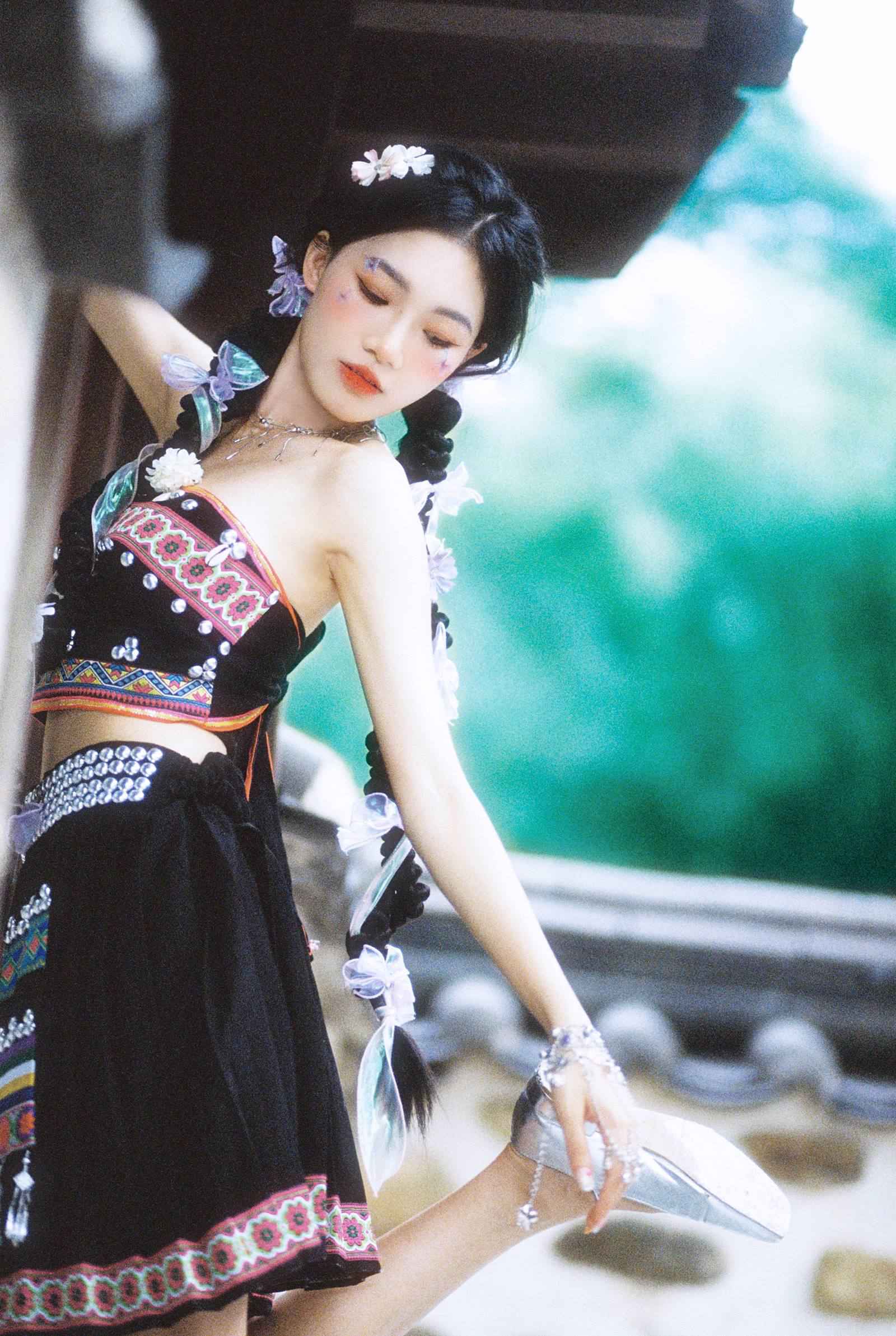 [YITUYU艺图语]2022.10.20 哈尼族甜妹 晚小九[27+1P/370MB]