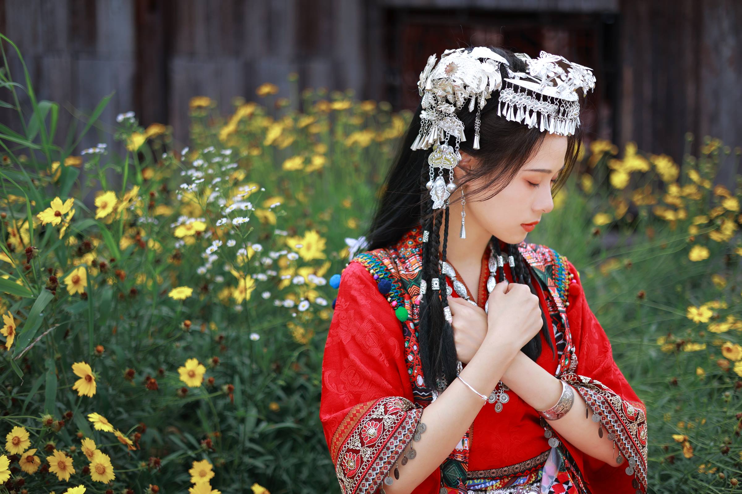 [YITUYU艺图语]2022.10.15 苗疆少女 思思[19+1P/286MB]