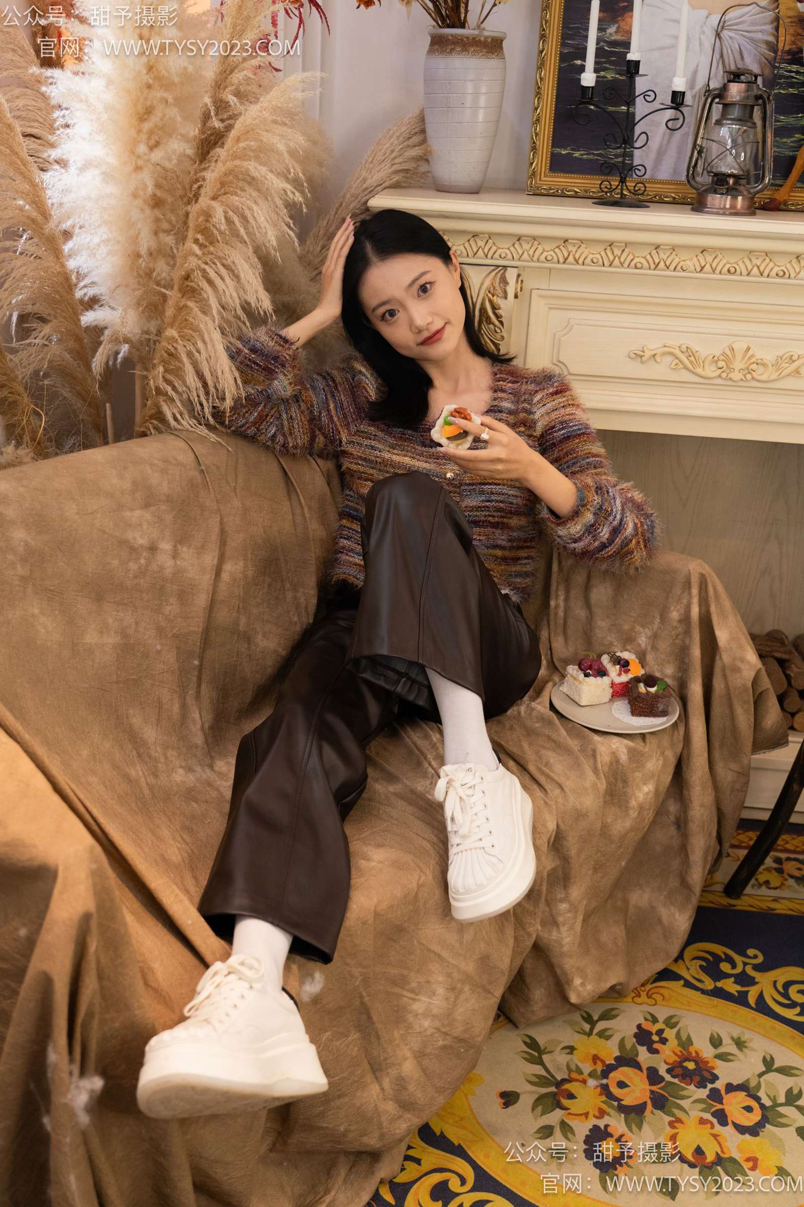 甜予摄影 NO.005 齐齐-板鞋、白棉袜、裸足[122P/2V/9.72GB]