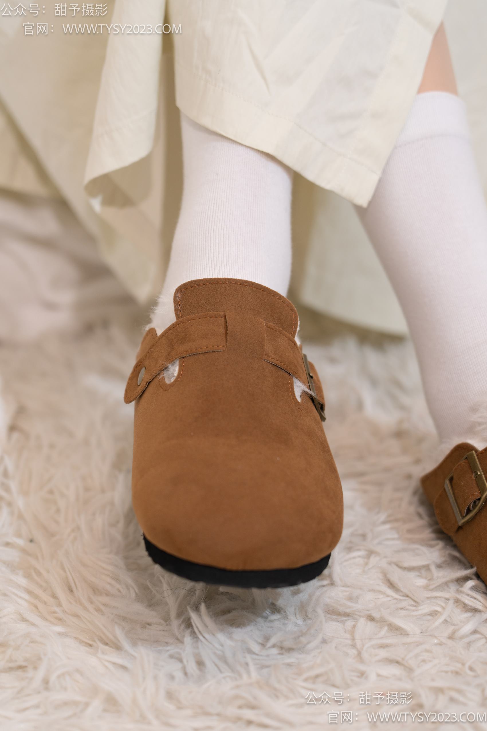 甜予摄影 NO.013 帆帆-平底鞋、白棉袜、裸足[130P/2V/9.91GB]