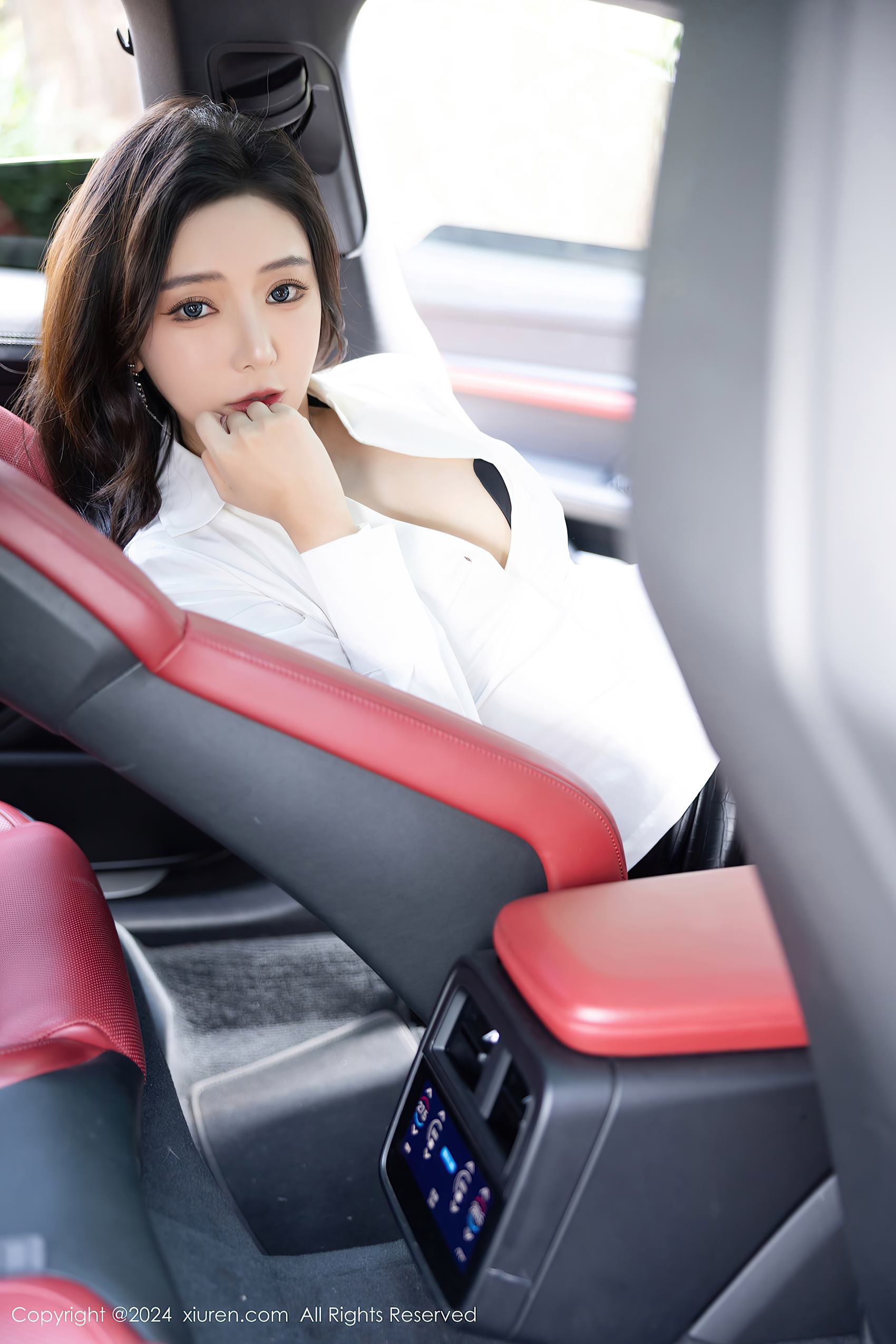 [Xiuren秀人网]2024.03.29 NO.8314 王馨瑶yanni[80+1P/651MB]