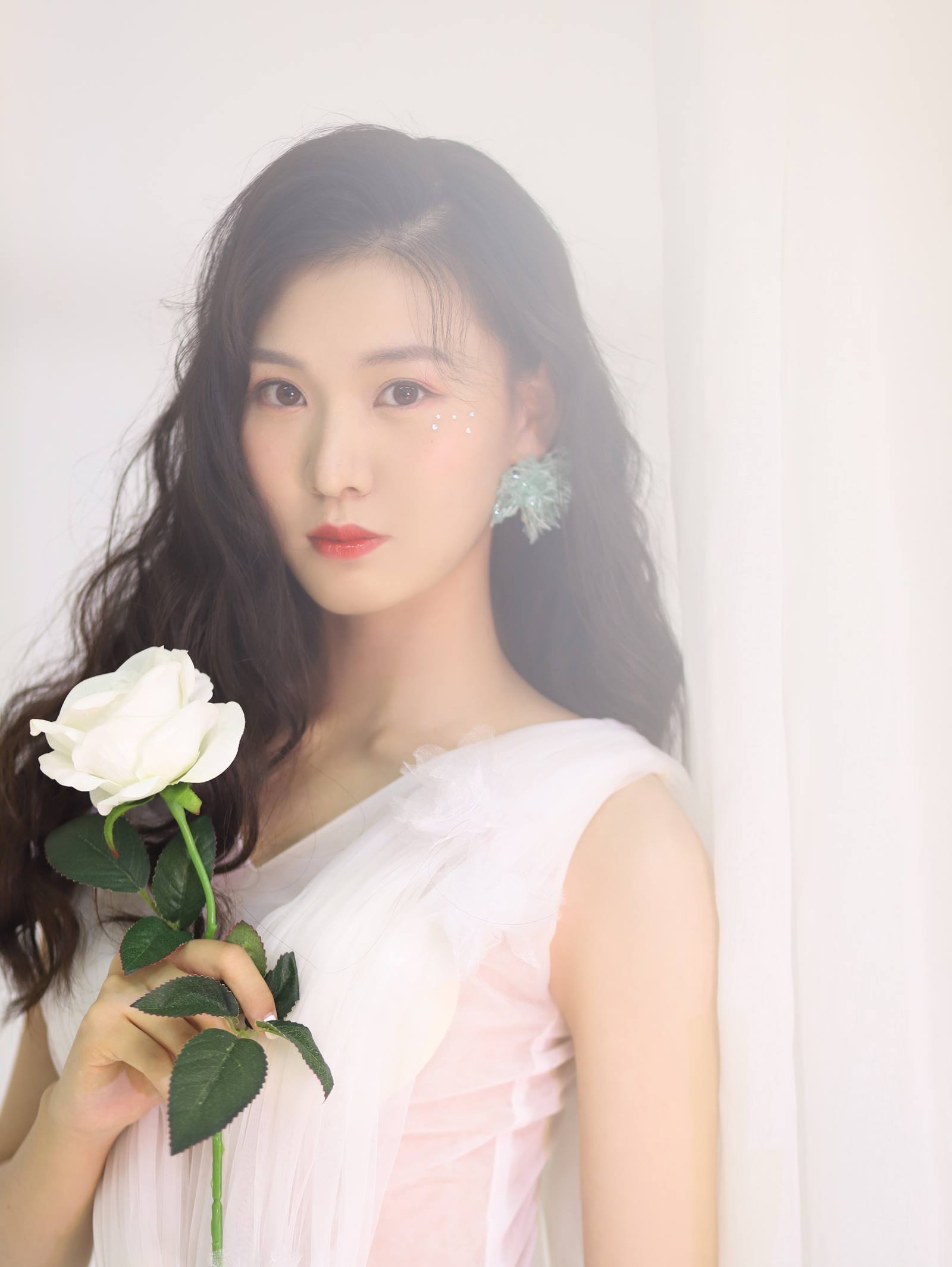 [YITUYU艺图语]2022.10.15 少女与花 勺子[22+1P/92MB]