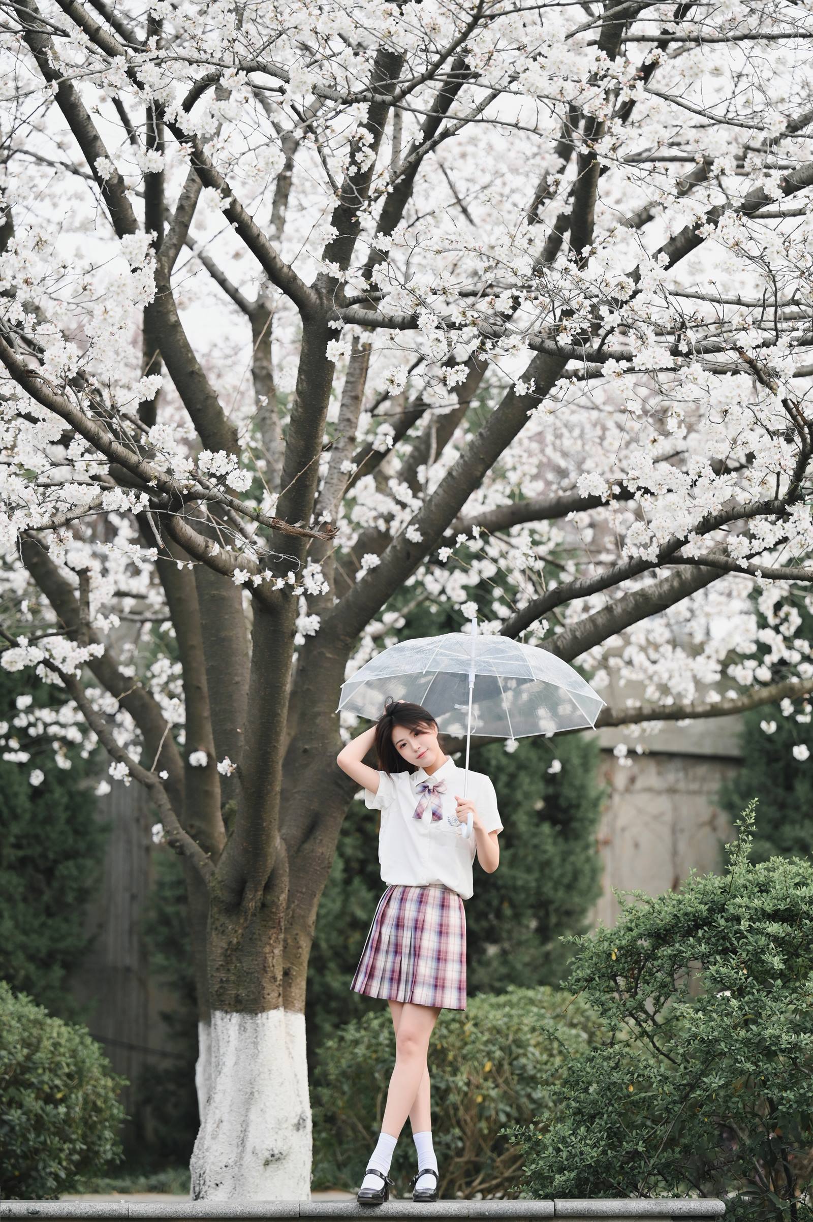 [YITUYU艺图语]2022.10.17 樱花色的天空下 琪琪[28+1P/269MB]