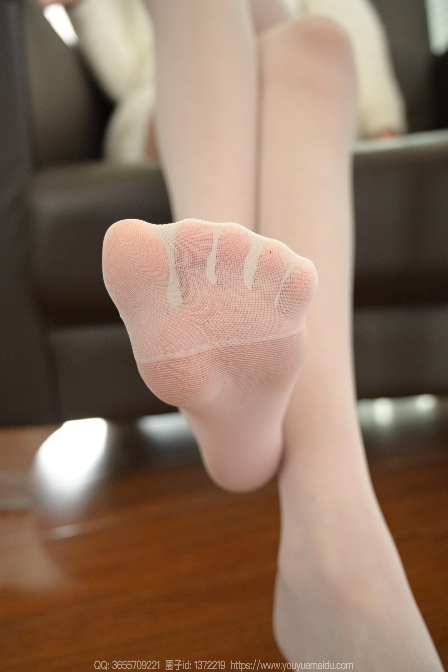 [IESS异思趣向] 2024.03.04 丝享家1679：团团《白色套装》[87P/96MB]