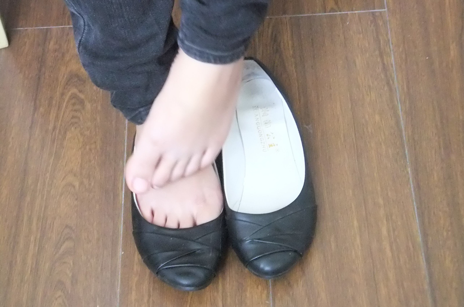 自由摄影 No.146 脚痒 [48P/58MB]