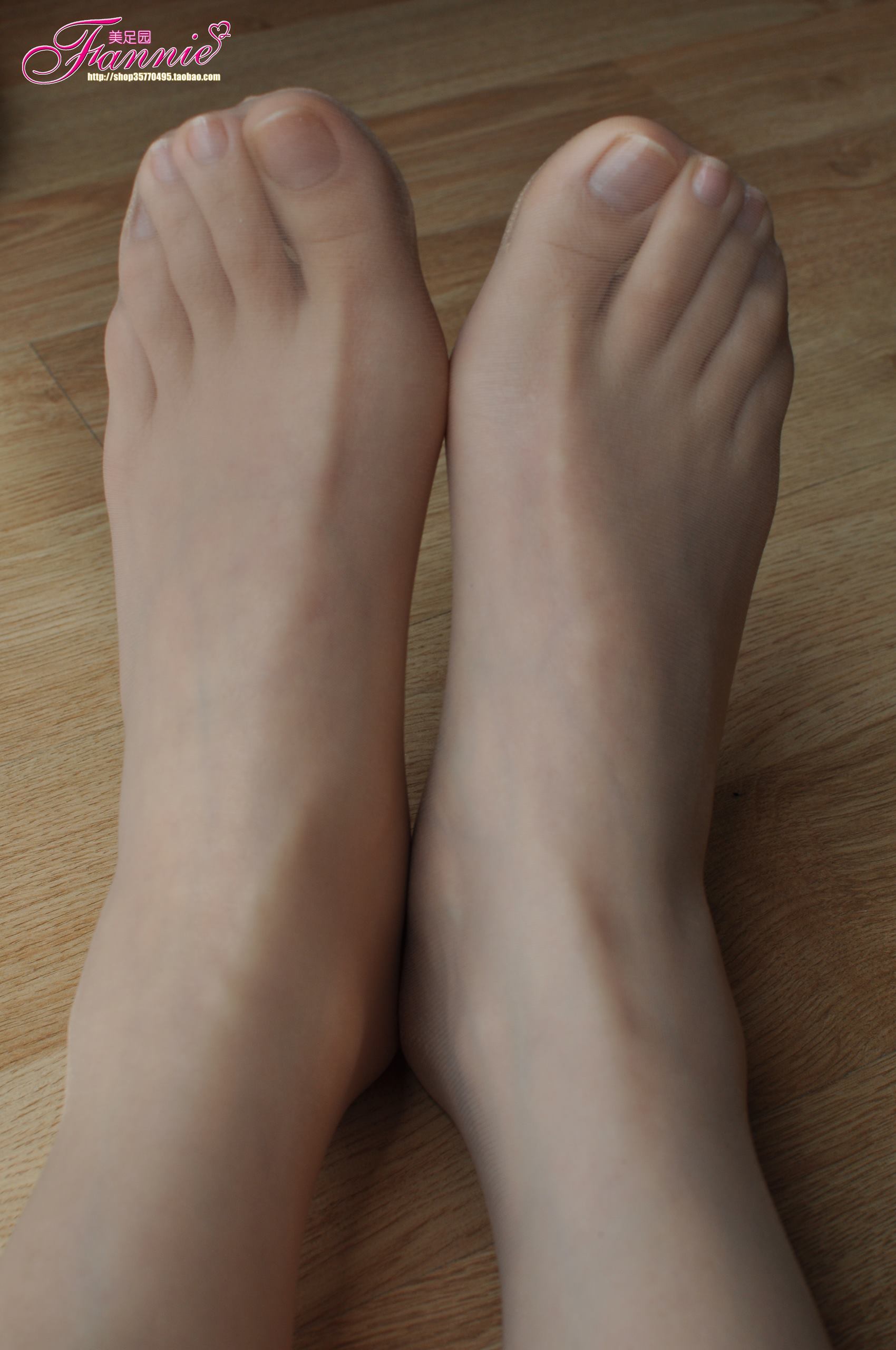 Fannie芬妮每足园 No.400 肉丝特写1[65P/188MB]